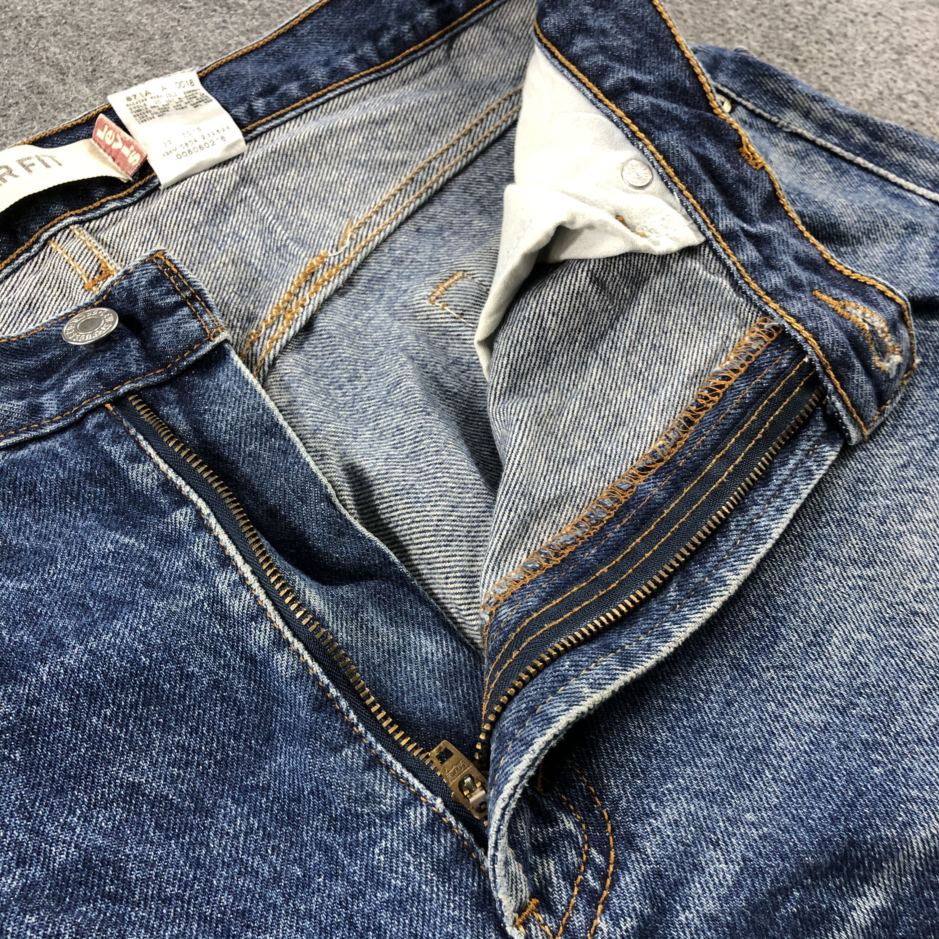 Levi's Vintage Blue Wash Levis 505 Jeans-J2356 Size US 35 - 12 Thumbnail