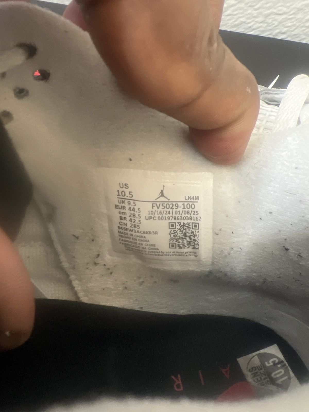 Jordan Brand Jordan 4 “White Cement” Size US 10.5 / EU 43-44 - 6 Thumbnail