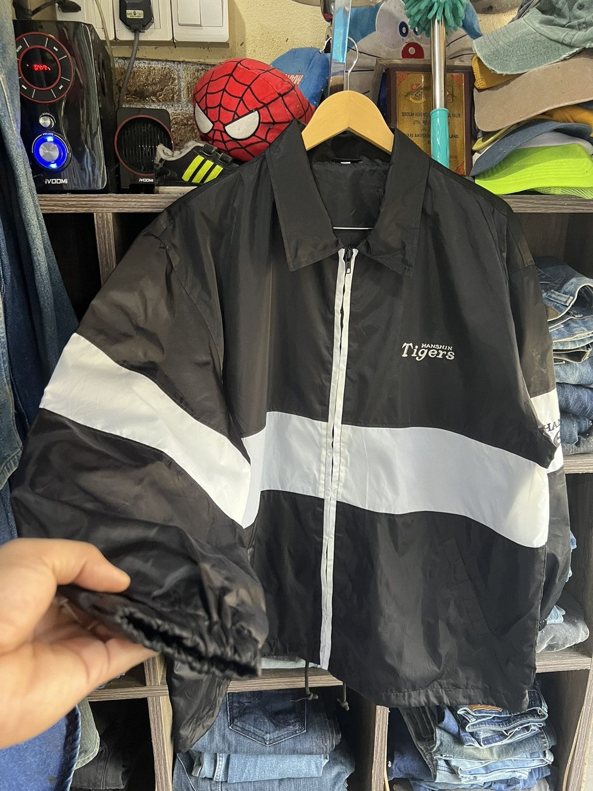 Japanese Brand 🔥Hanshin Tigers Baseball Club Windbreaker Size US XL / EU 56 / 4 - 10 Thumbnail