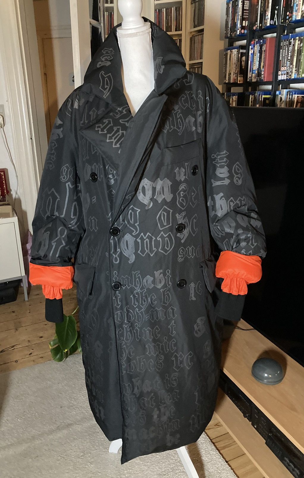 Yang Li Yang Li archival ‘graffiti’ puffer coat, Fall 2017 Size US L / EU 52-54 / 3 - 16 Thumbnail