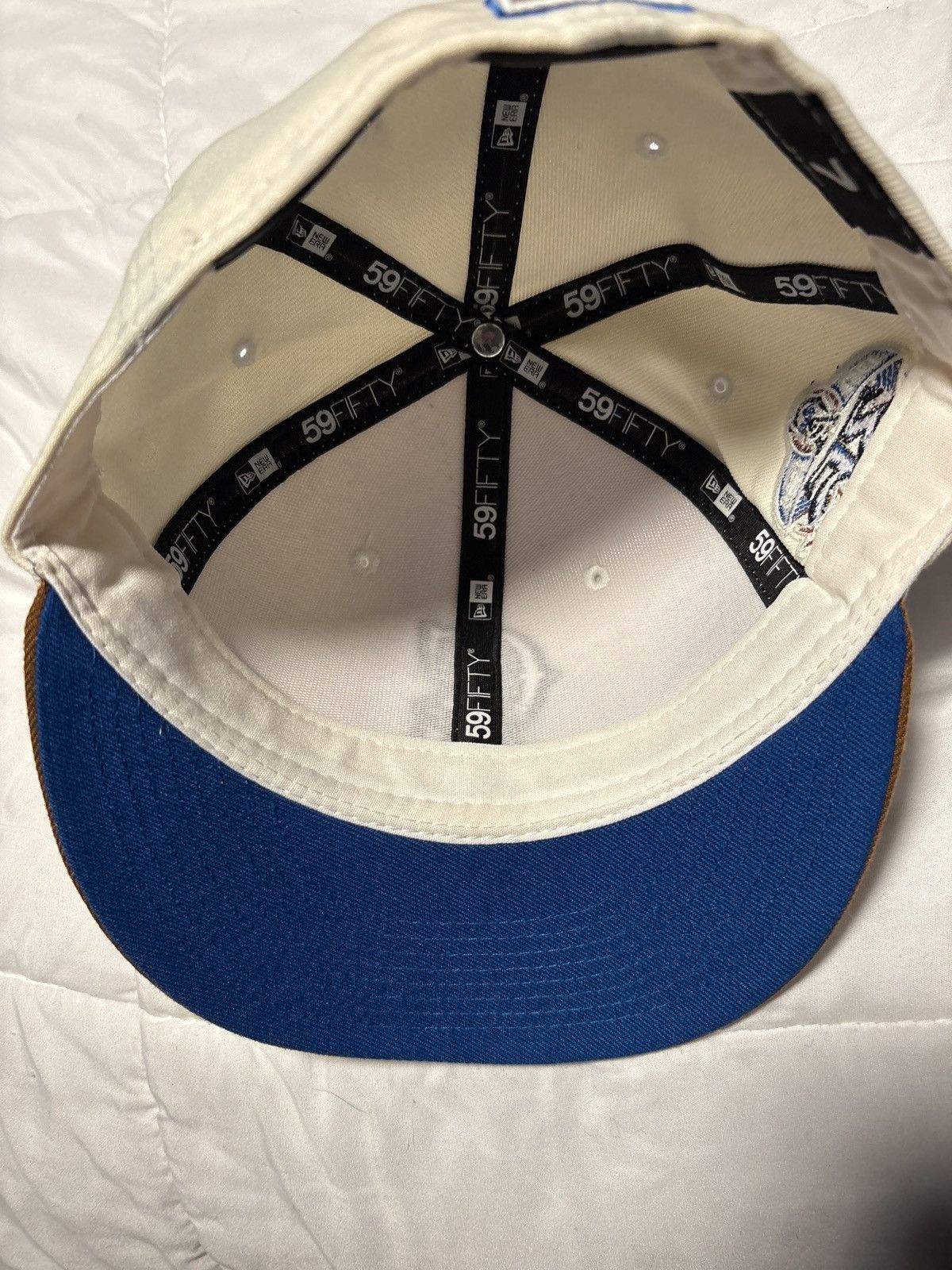 New Era Angel’s Fitted 35th Anniversary Size 7 Size ONE SIZE - 3 Thumbnail