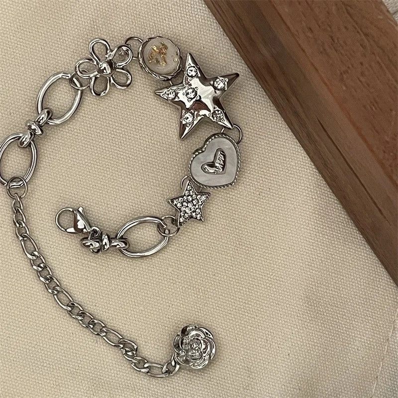 Designer × Jewelry × Vintage Aesthetic Heart Star Chain Bracelet Size ONE SIZE - 4 Thumbnail