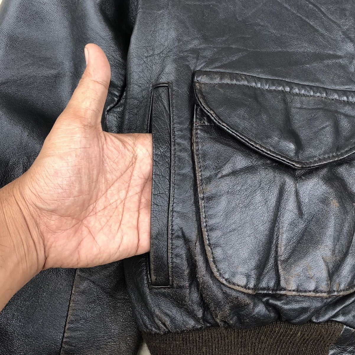 Schott VTG Schott Bros Leather Bomber flight Jacket Type 85 19-MS Size US M / EU 48-50 / 2 - 14 Thumbnail