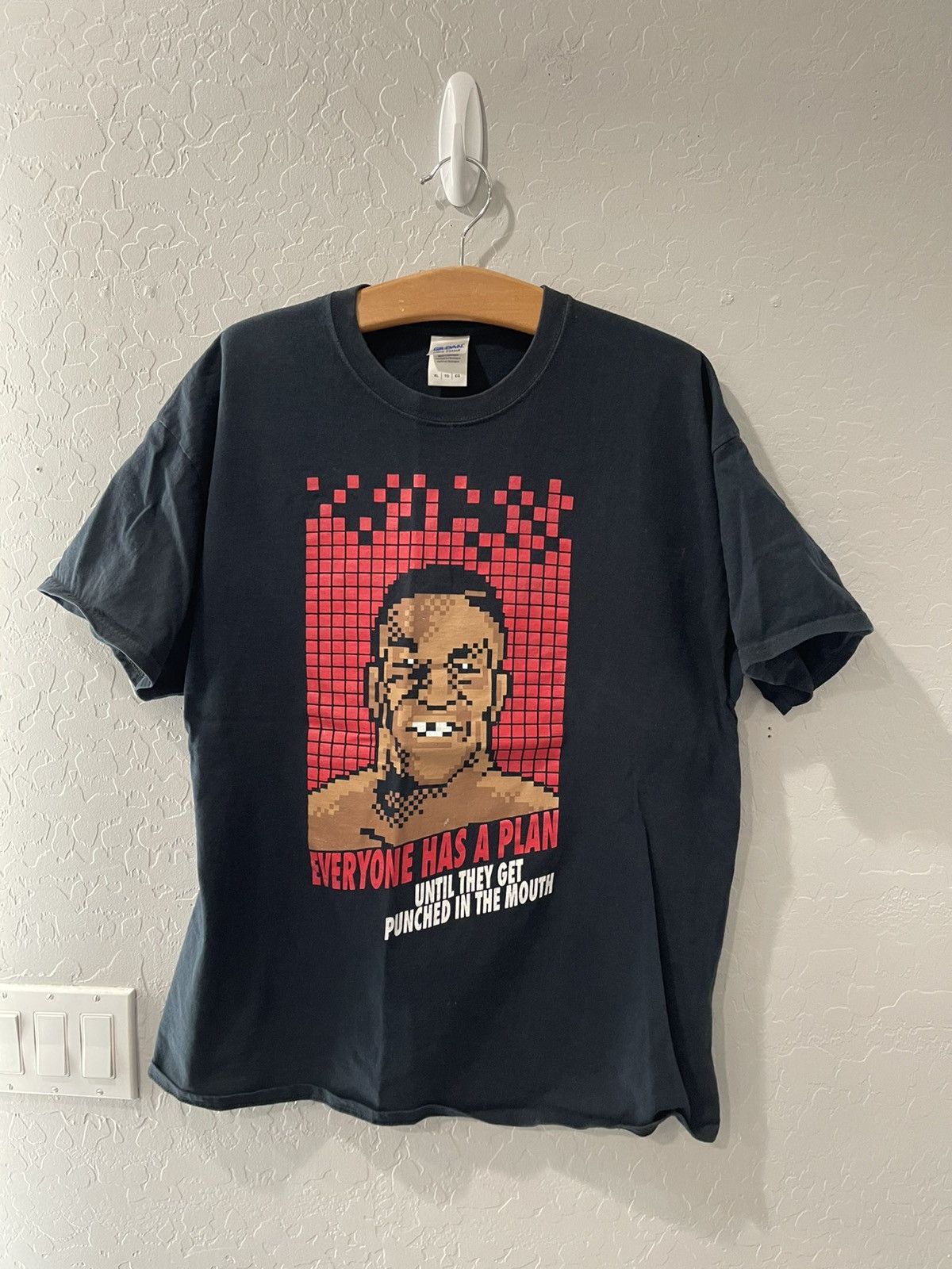 Gildan × Vintage Mike Tyson Punch Out Video Game Boxing Shirt Size Large Size US L / EU 52-54 / 3 - 1 Thumbnail
