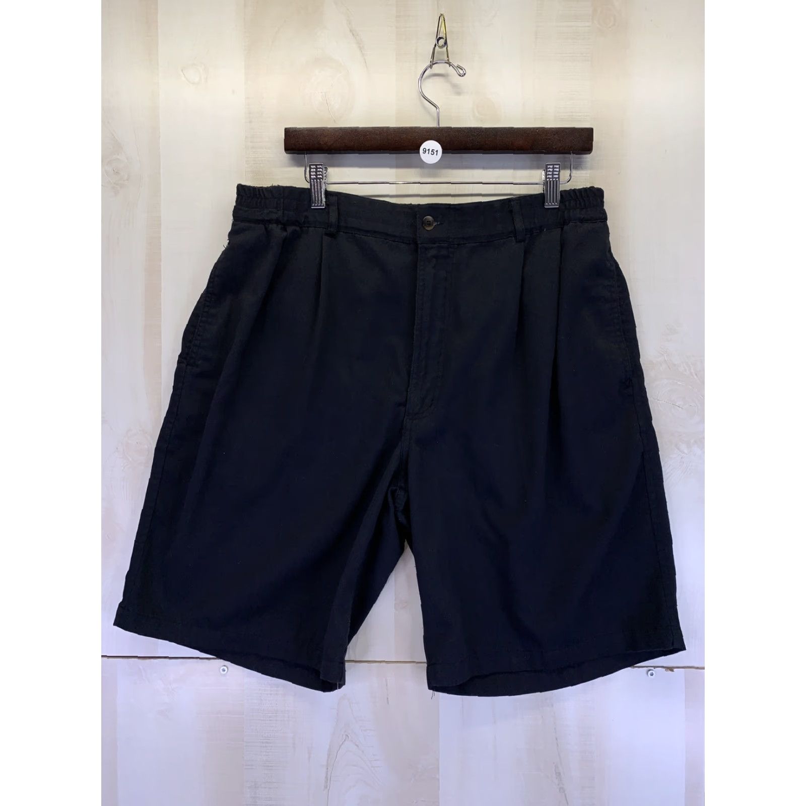 Bugle Boy VINTAGE Bugle Boy Mens Bermuda Shorts Black Pleated Front 36 Regular 9in Inseam 1980-90s 90s Logo Accents Size US 36 / EU 52 - 2 Thumbnail