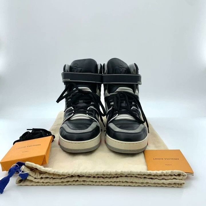 Louis Vuitton Louis Vuitton Trainer High-top Velcro Sneakers Size US 9 / EU 42 - 8 Thumbnail