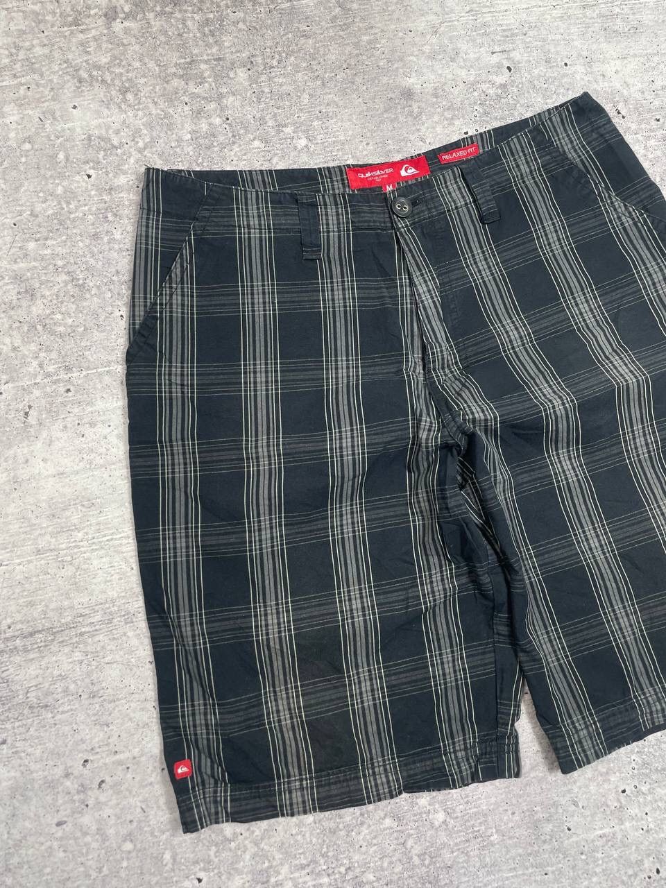Quiksilver Vintage Quiksilver Big Logo Relaxed Fit Shorts Y2K Size US 34 / EU 50 - 5 Thumbnail