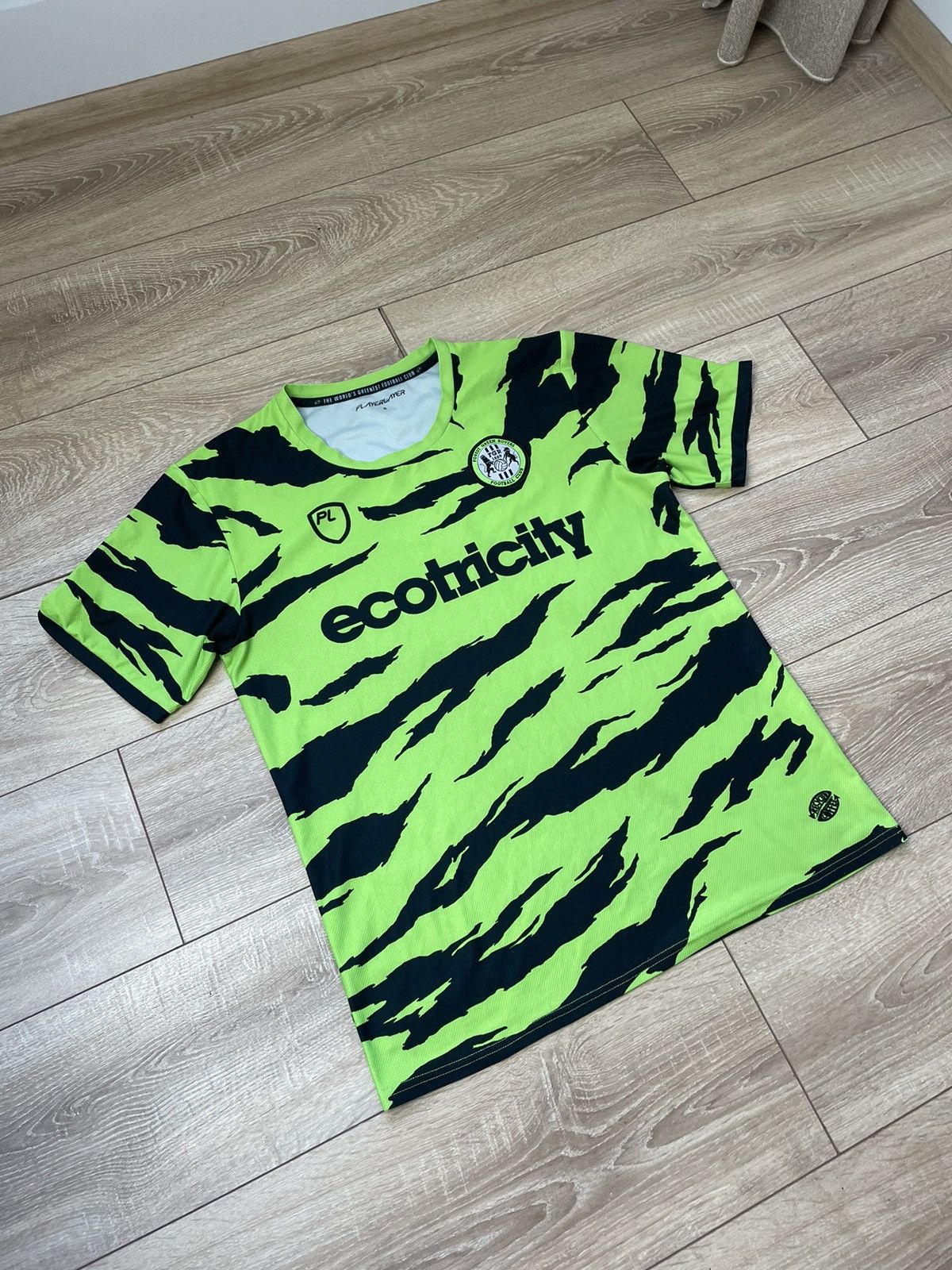 Sports Specialties 2021-22 Forest Green Rovers Home Shirt PlayerLayer S mens Size US S / EU 44-46 / 1 - 3 Thumbnail