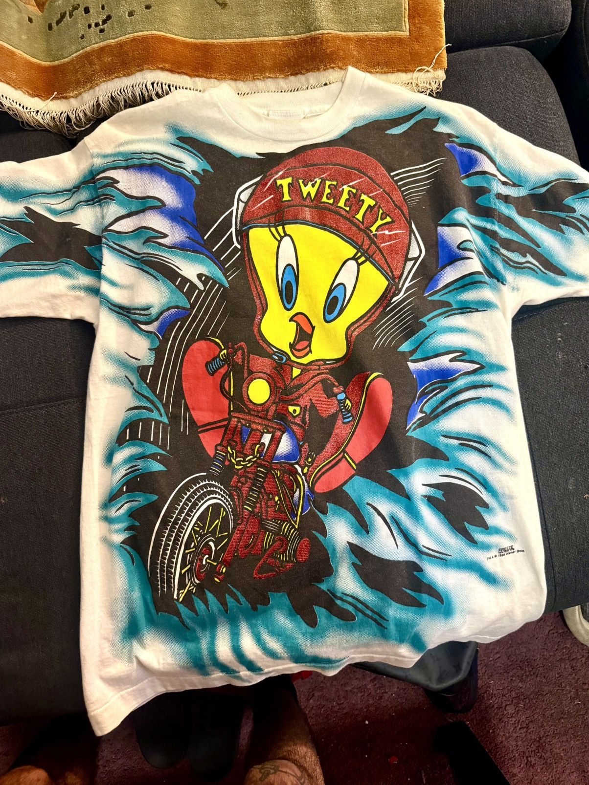 Vintage Looney Tunes Tweety Bird Spray Art Tshirt - 100% BRAND NEW Size US L / EU 52-54 / 3 - 1 Thumbnail