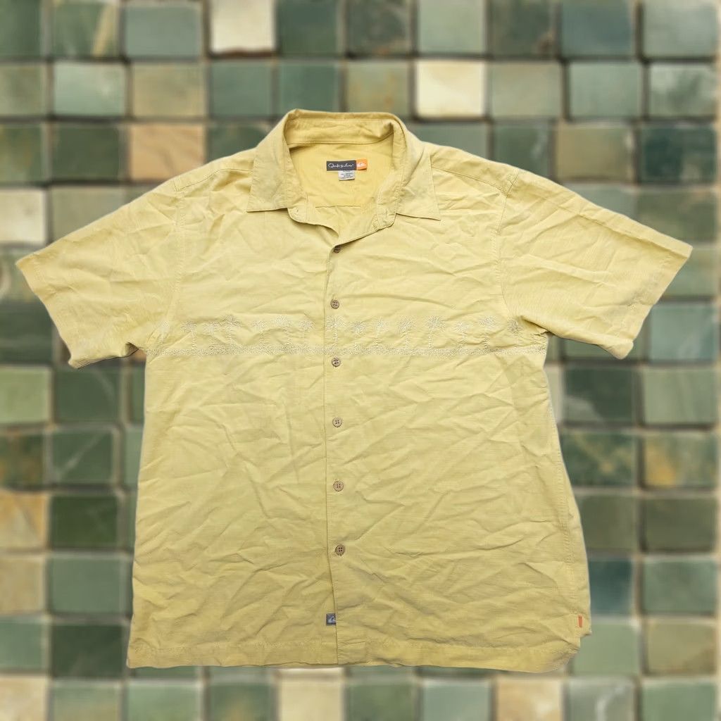 Quiksilver Quiksilver Hawaiian Shirt Mens XL Yellow Tropical Palms Print Surf Skate Coastal Shirt Size US XL / EU 56 / 4 - 1 Thumbnail
