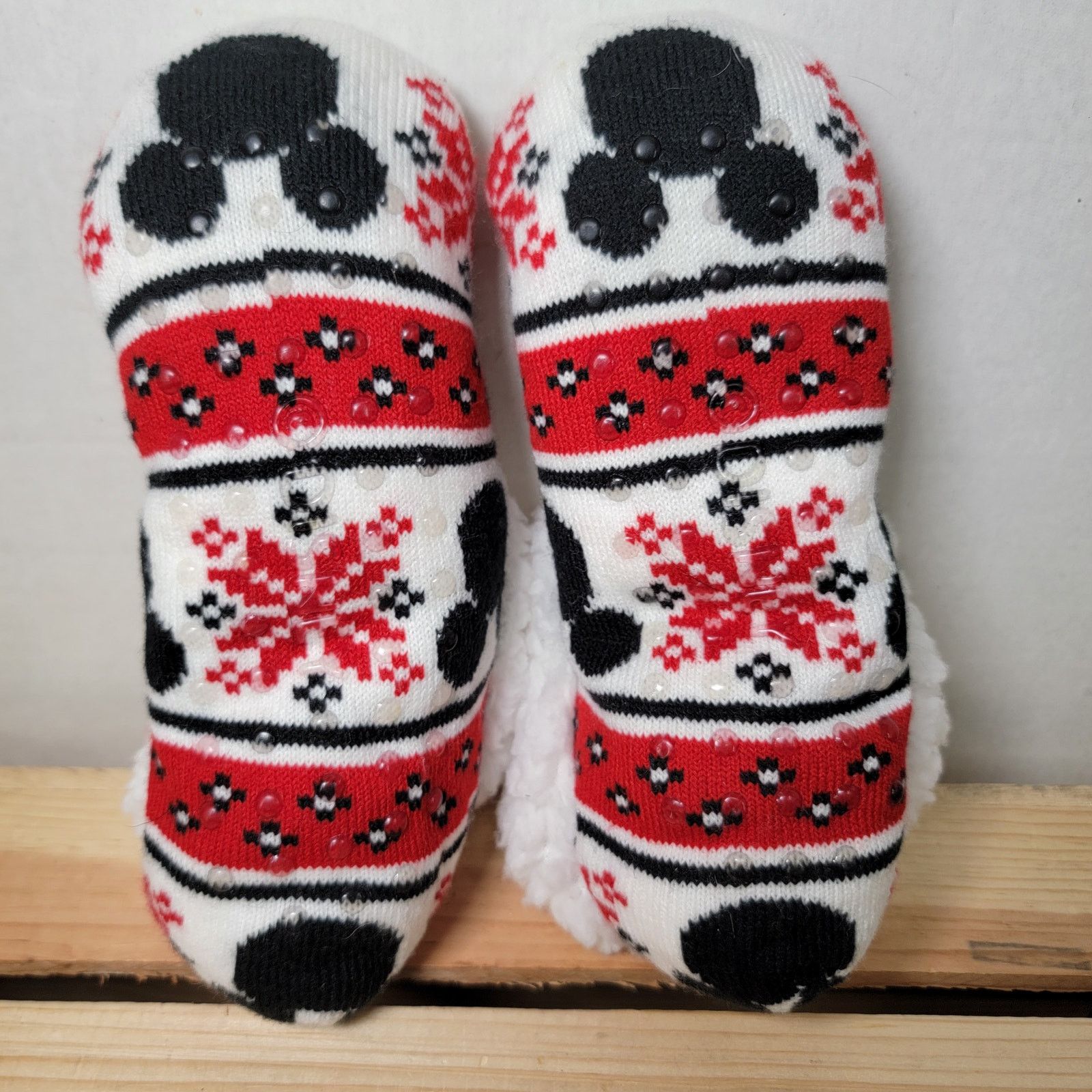 Disney Disney Red and White Sherpa Lined Booties w/ Sole Grips Size US 5.5 / IT 35.5 - 3 Thumbnail