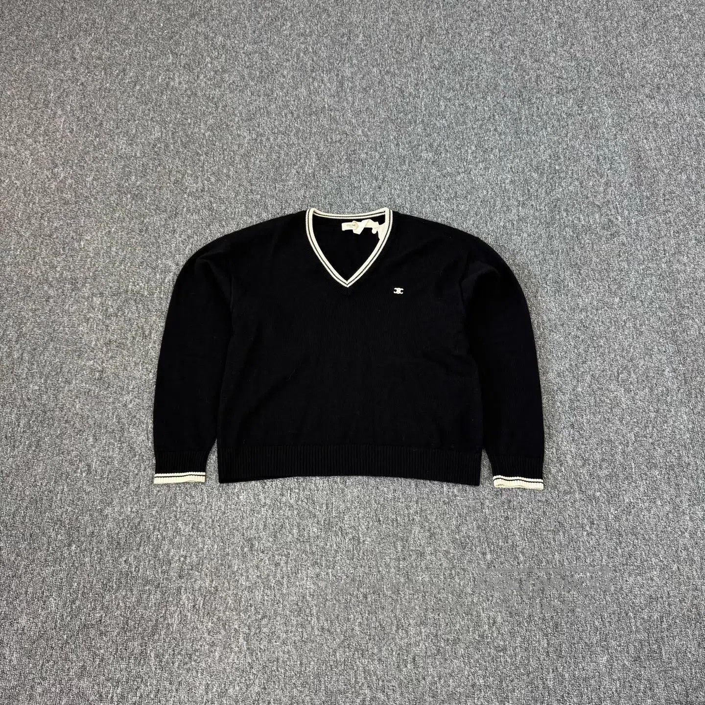 Celine CELINE Embroidered V-neck sweater| Size US L / EU 52-54 / 3 - 1 Thumbnail
