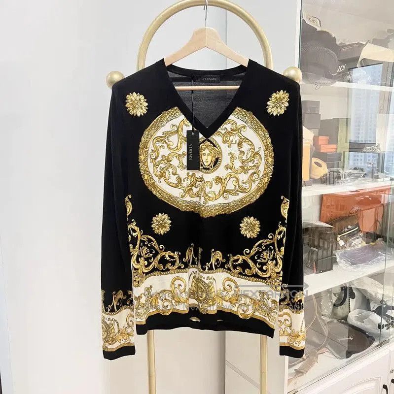 Versace Versace Black Wool Blend Long Sleeve Sweater . Size US L / EU 52-54 / 3 - 1 Thumbnail