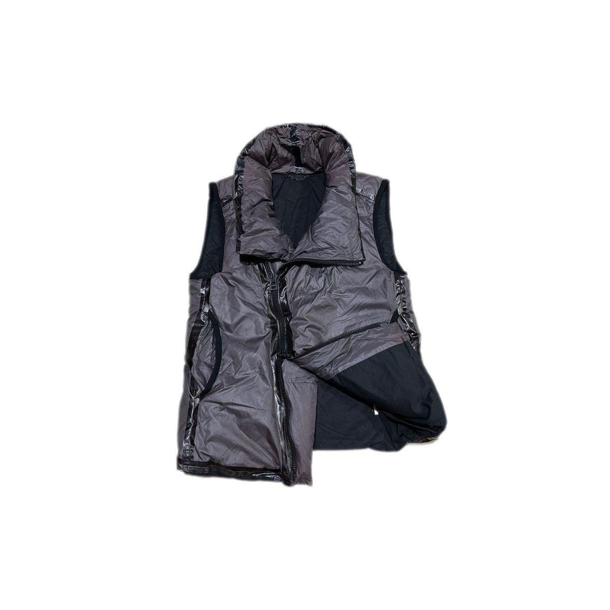The Viridi-anne 🔥Sample Aw10 The Viridi-Anne Asymmetric Down Vest Tape Seam Size US M / EU 48-50 / 2 - 2 Thumbnail