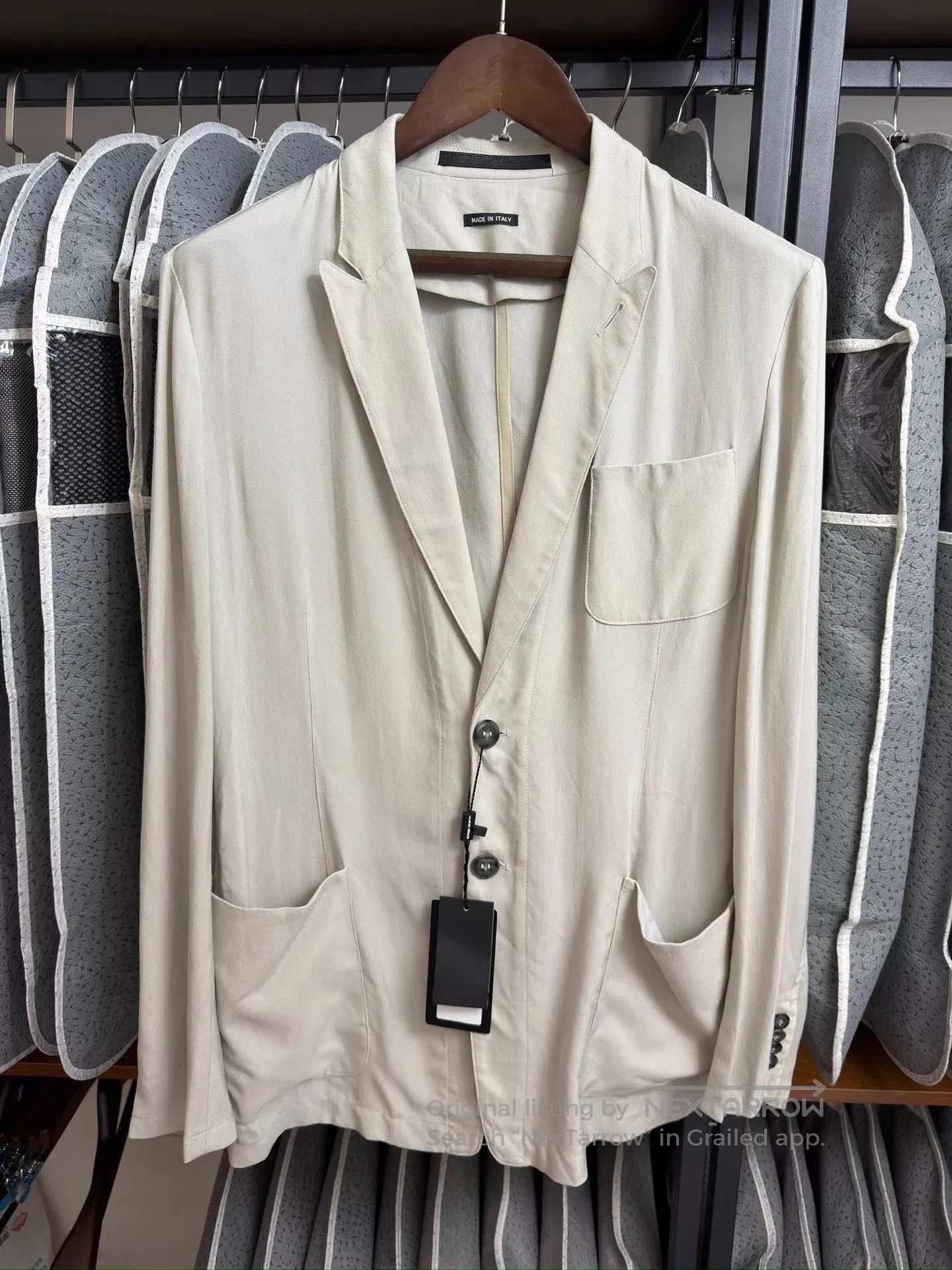 Giorgio Armani Beige Lightweight Button. Size US M / EU 48-50 / 2 - 1 Thumbnail