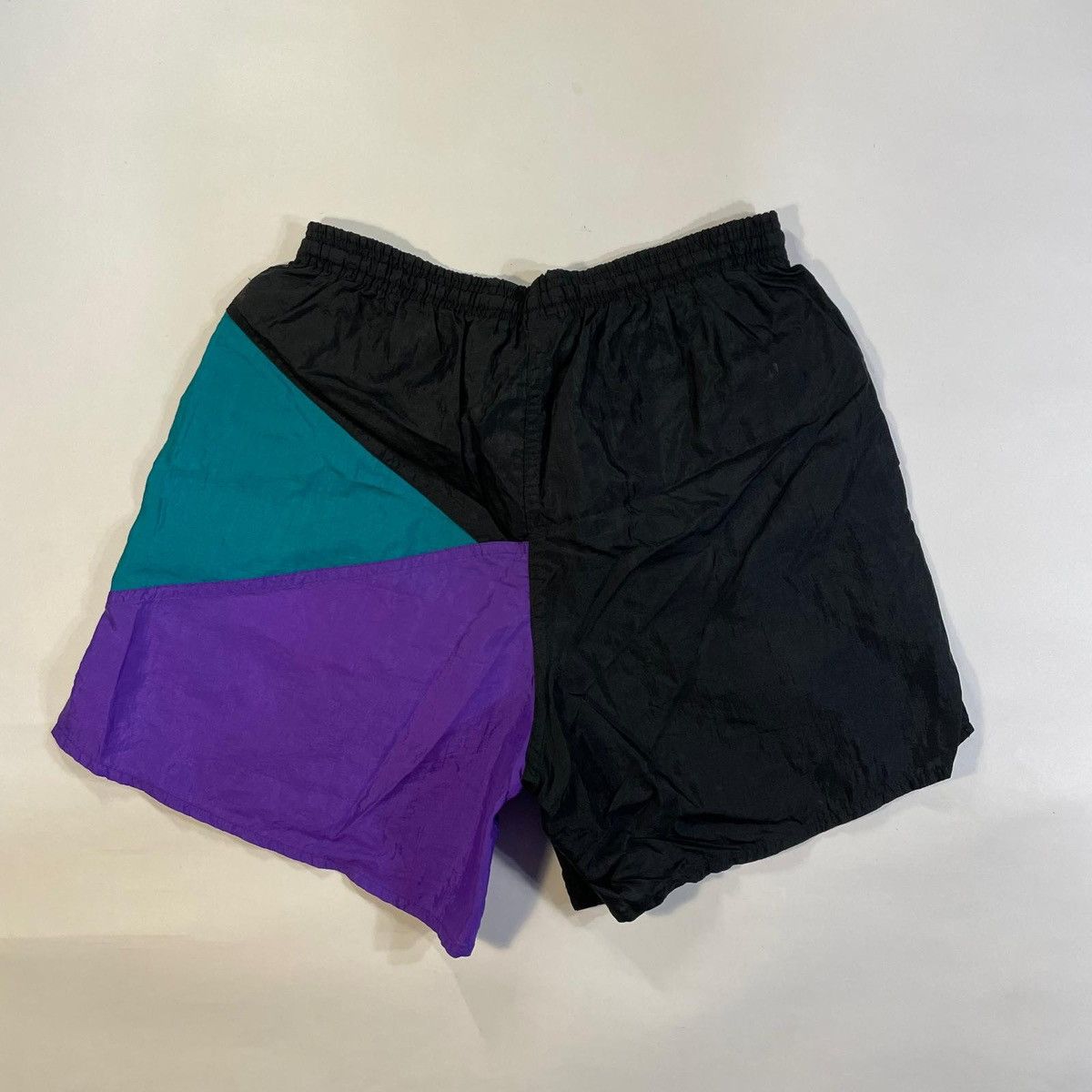 Umbro Umbro 90s vintage black and purple shorts Size US 36 / EU 52 - 2 Thumbnail