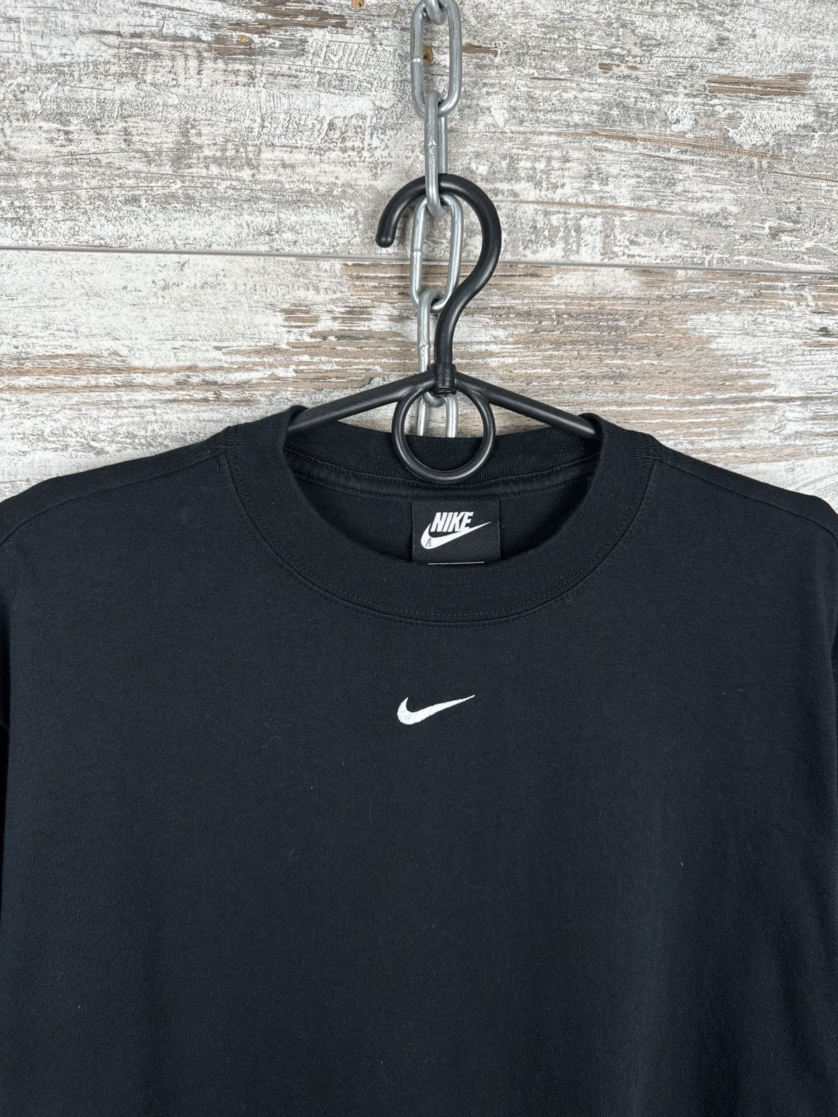 Nike Mens Vintage Nike centre swoosh T-shirt black drill y2k Size US M / EU 48-50 / 2 - 3 Thumbnail