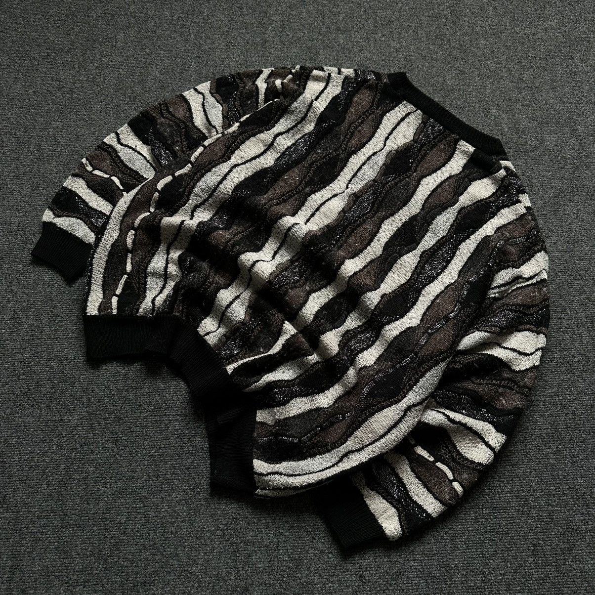 Coogi VTG Coogi Style Jacky Peer V Neck Sweater Size 54 00s USA Size US XL / EU 56 / 4 - 4 Thumbnail