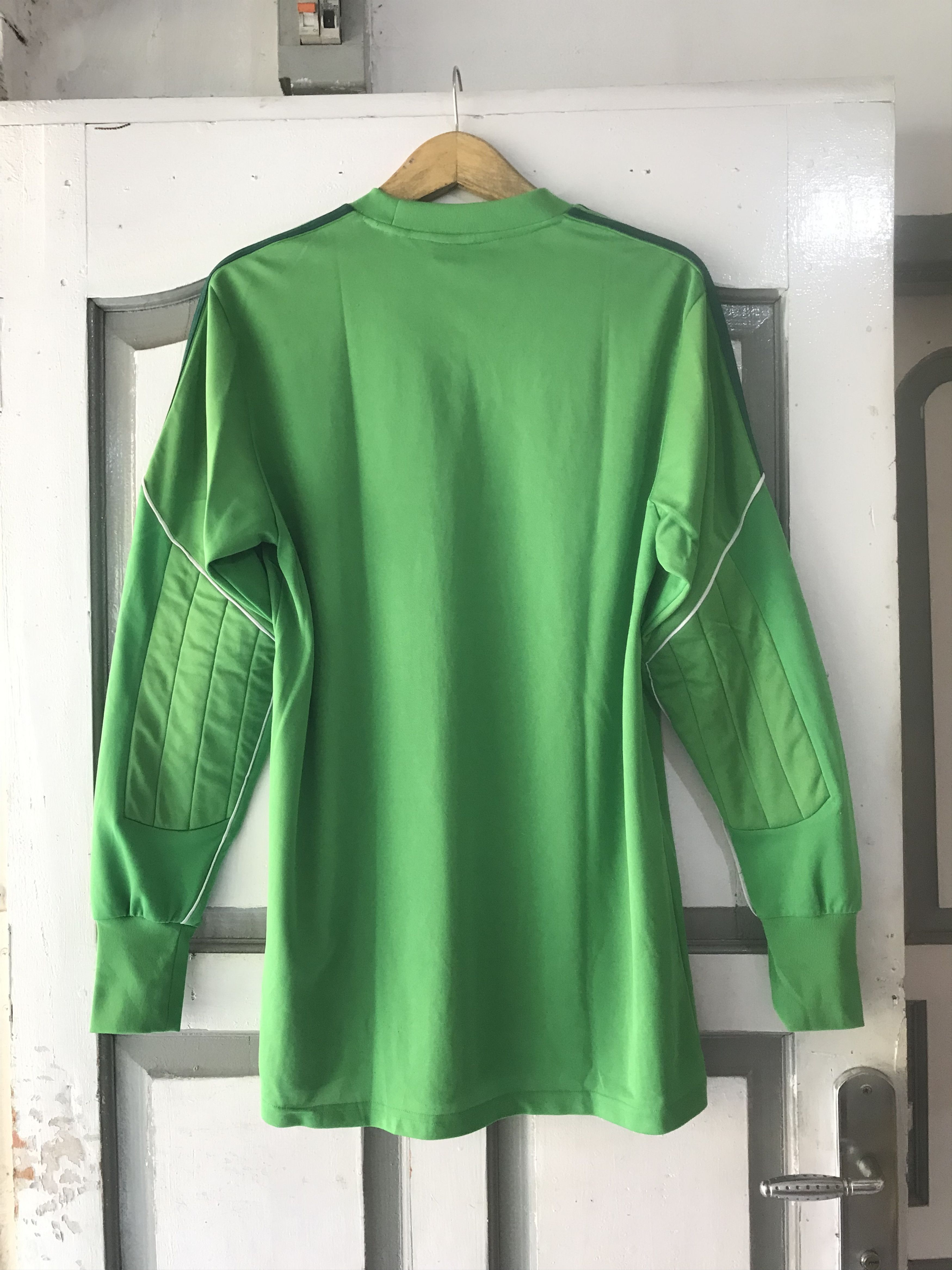 Adidas × Vintage Vintage Adidas Jersey Goalkeeper Size US L / EU 52-54 / 3 - 3 Thumbnail