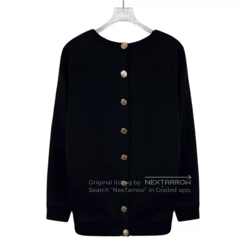 Chanel Chanel Black back button cotton round-neck long-sleeved sw Size XS / US 0-2 / IT 36-38 - 2 Thumbnail