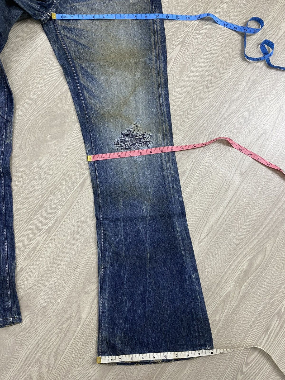 GOSTAR DE FUGA × If Six Was Nine × Le Grande Bleu (L.G.B.) 2000s Vanquish Gold Distressed Punk Y2K Lgb Flared Jeans Size US 32 / EU 48 - 22 Thumbnail