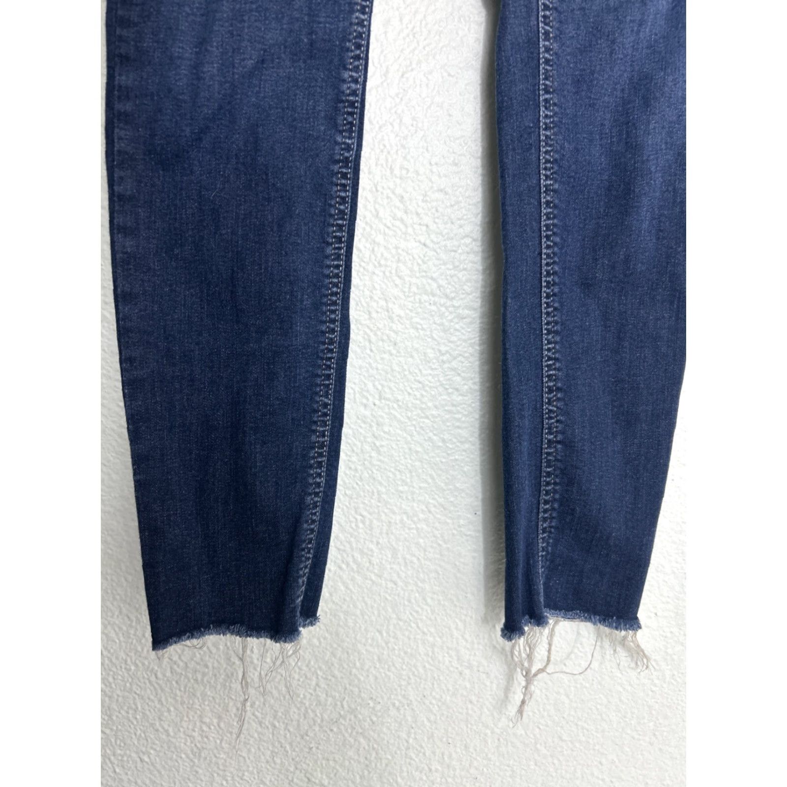 Lucky Brand VINTAGE Lucky Brand Bridgette Skinny Jeans Dark Wash Womens Size 4 Raw Hem Blue 90s Mens Womens Girls Size 27" / US 4 / IT 40 - 2 Thumbnail