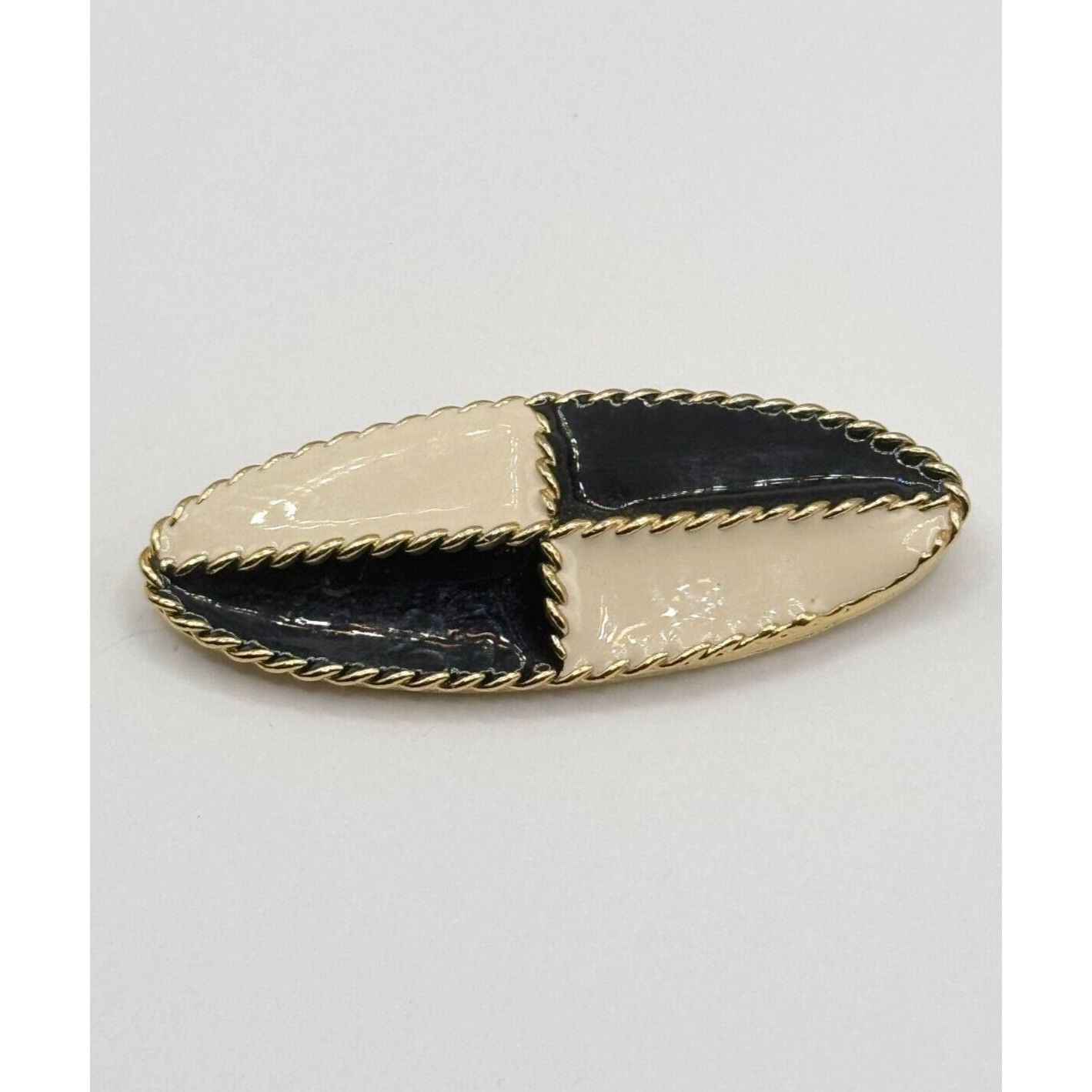 Vintage Vintage black and white enamel brooch pin Size ONE SIZE - 2 Thumbnail