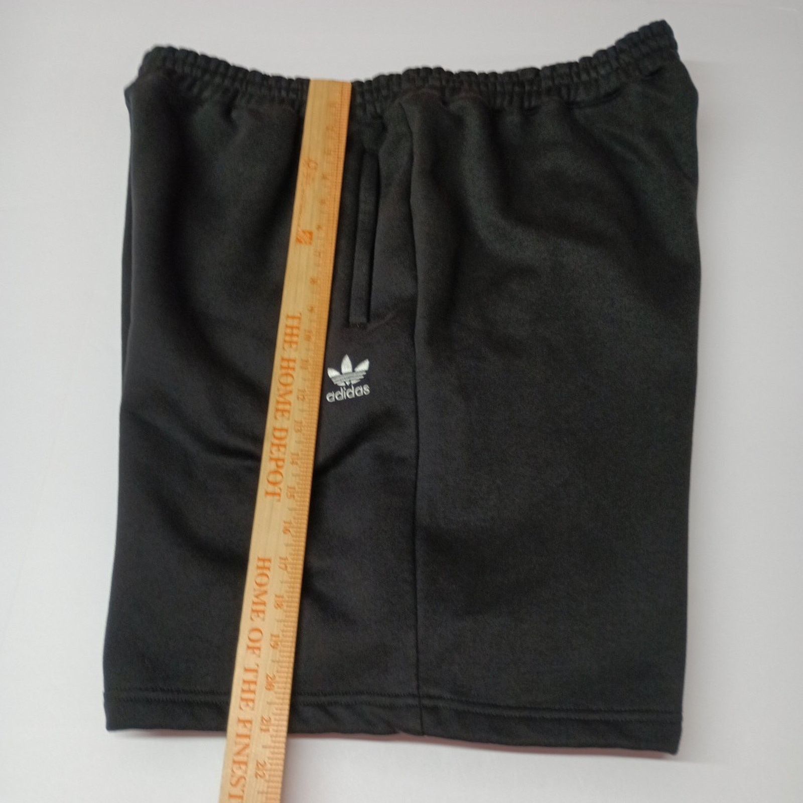 Adidas Adidas Essential Shorts Men’s Size 2XL Black Zip Pockets NWT Size US 38 / EU 54 - 8 Thumbnail