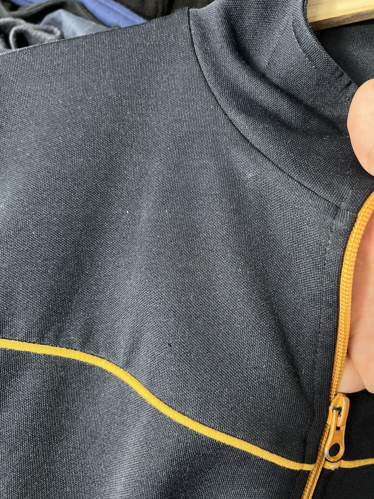Fred Perry Vintage Fred Perry Track Jacket Y2K Black Yellow 90s Size M Size US M / EU 48-50 / 2 - 11 Thumbnail