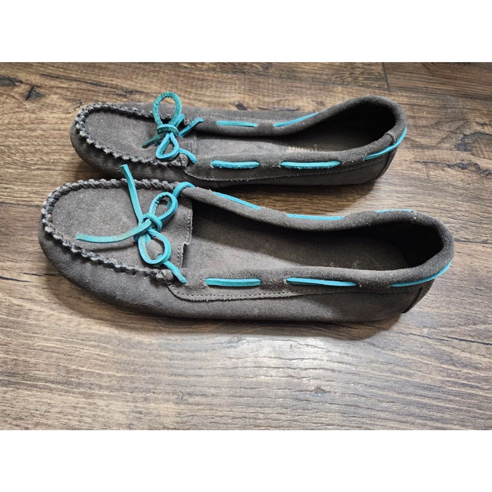 Minnetonka Minnetonka Gray Turquoise Suede Moccasin Slip On Shoes Women's Size 9 Size US 9 / IT 39 - 2 Thumbnail