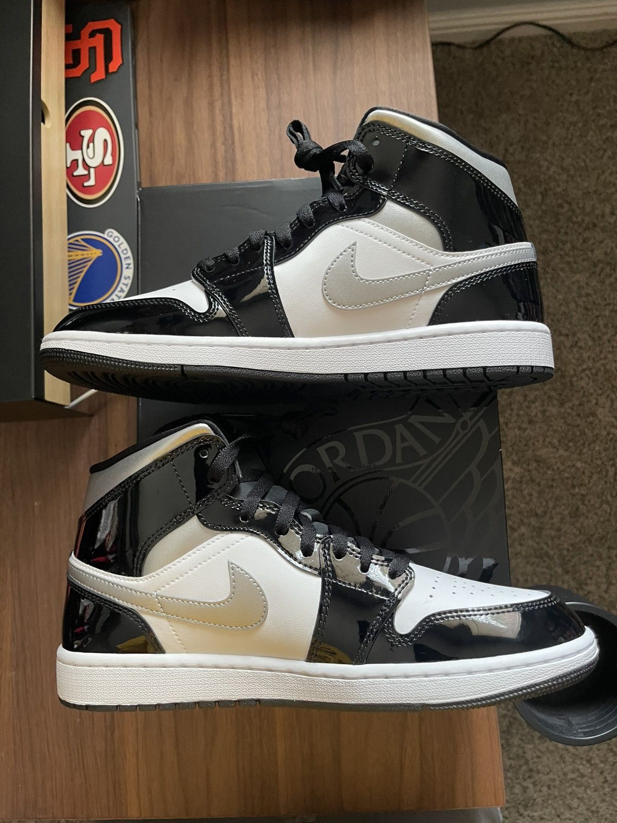 Jordan Brand Air Jordan 1 Mid SE Size US 9.5 / EU 42-43 - 2 Thumbnail