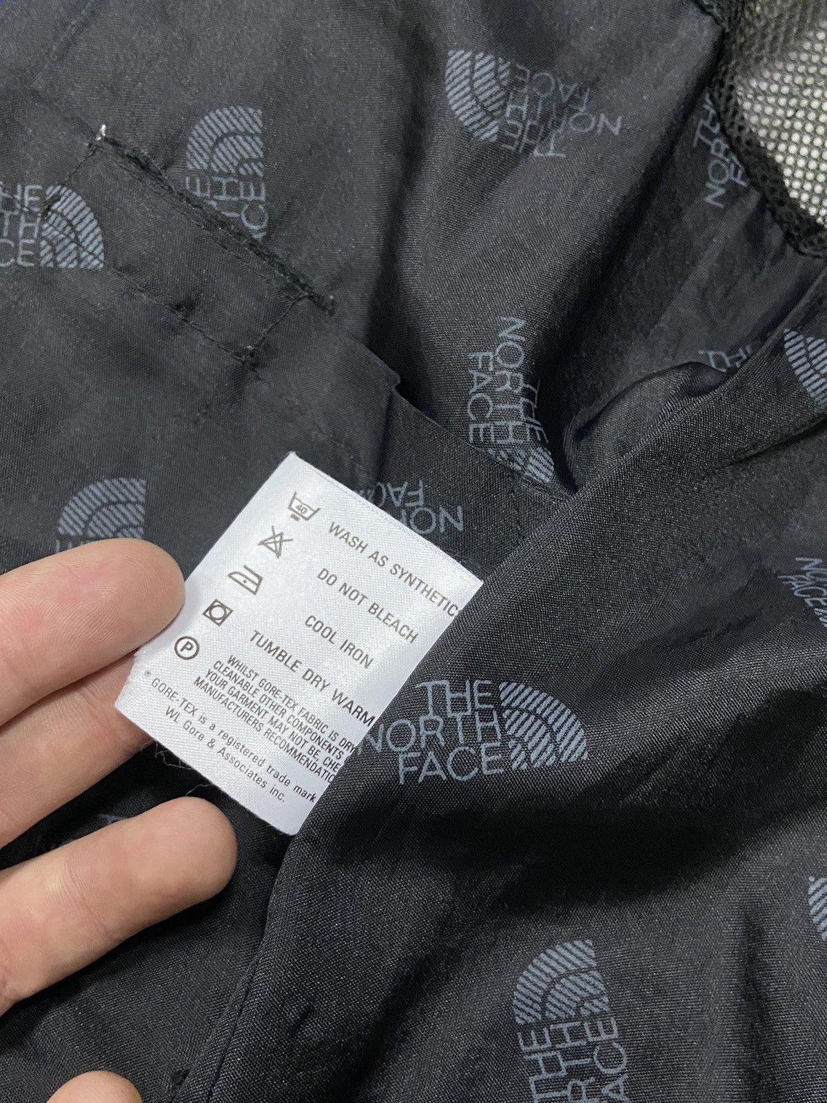 The North Face Vintage The North Face Stowaway III 3 gore-tex anorak M Size US M / EU 48-50 / 2 - 10 Thumbnail