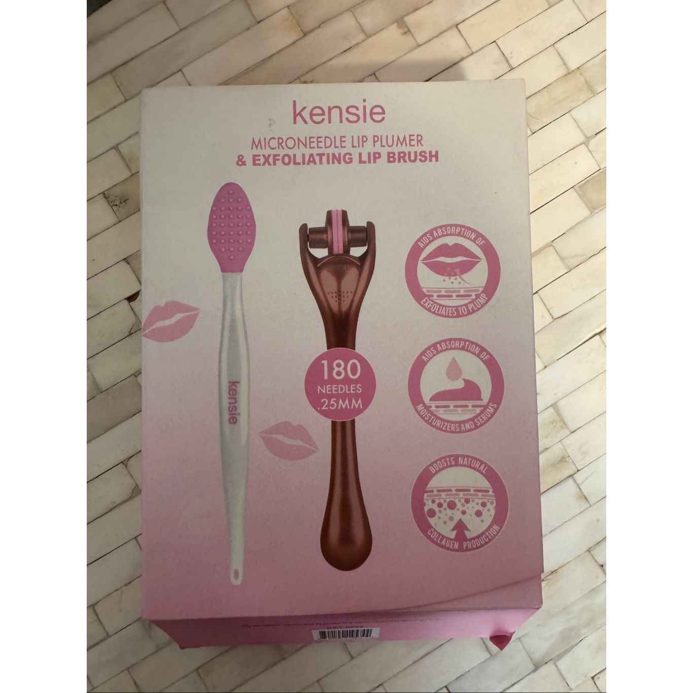 Other Kensie Microneedle Lip Plumper & Exfoliating Lip Brush | Col Size ONE SIZE - 1 Thumbnail