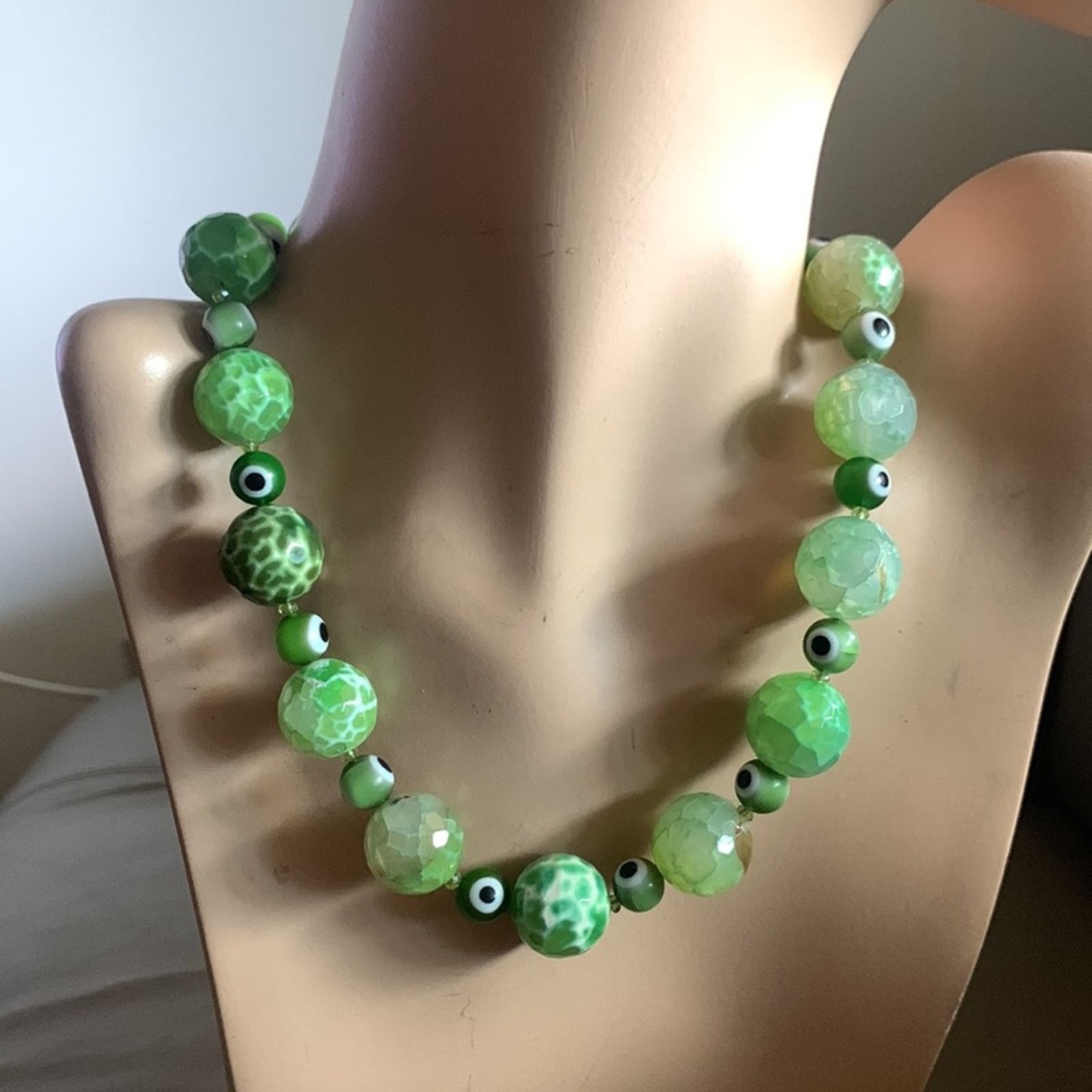 Vintage Green evil eye beads and textured stones necklace Size ONE SIZE - 5 Thumbnail