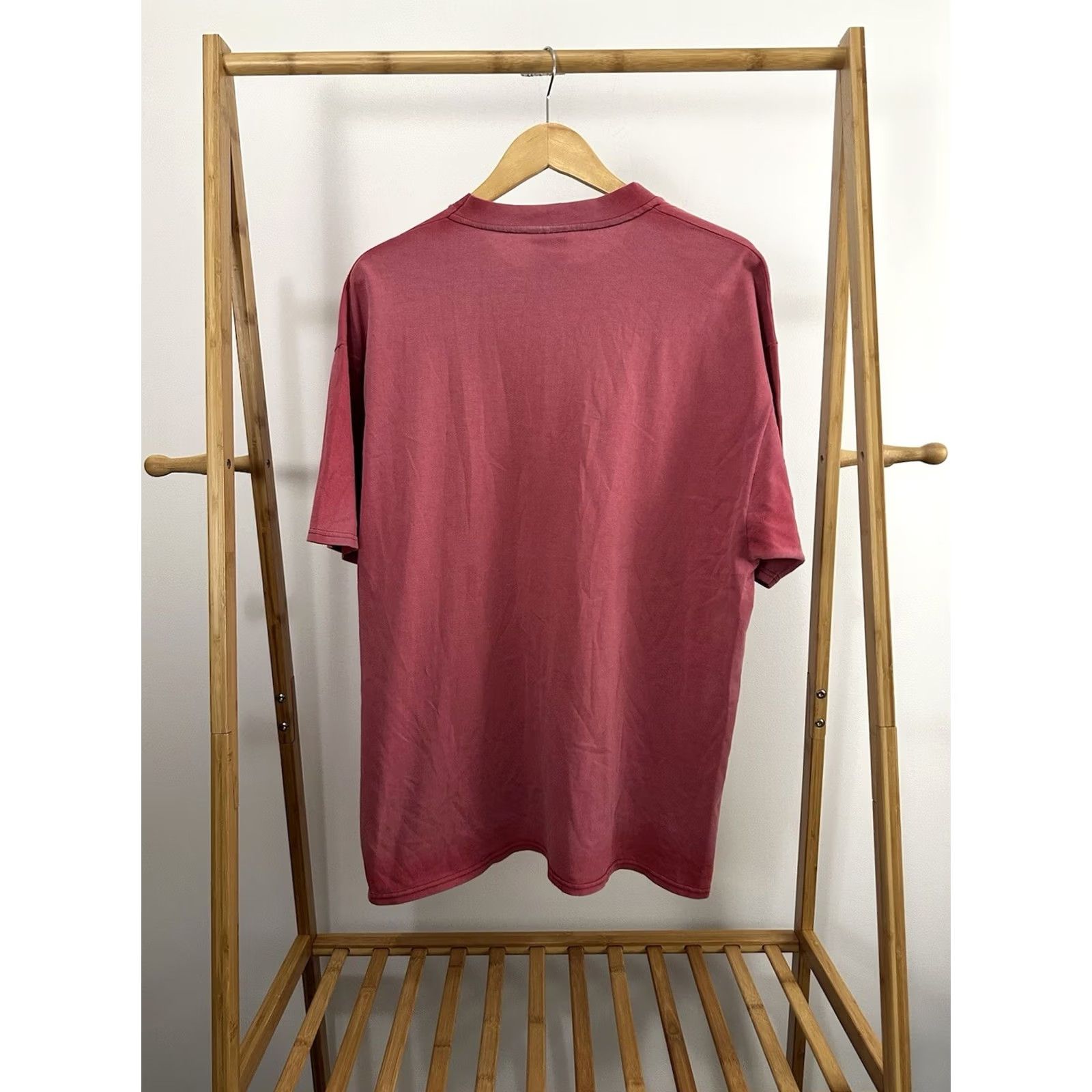 Hanes VINTAGE WIP Cotton T-Shirt Size L Red Gradient Sun Faded Worn Pocket Front Work Mens Size US L / EU 52-54 / 3 - 2 Thumbnail