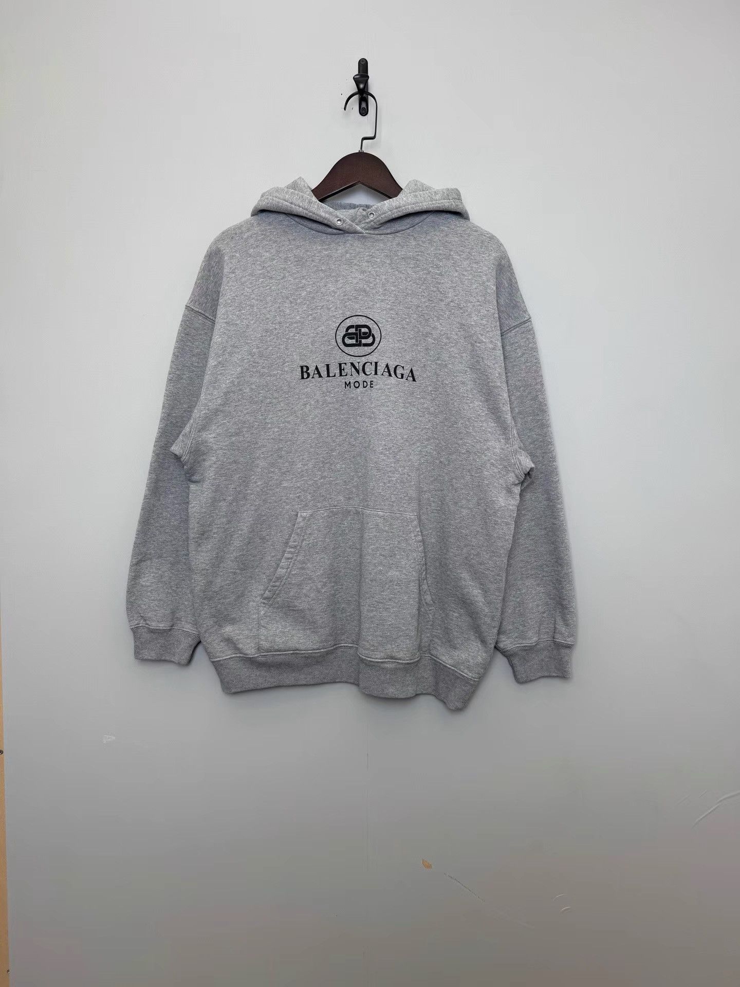 Balenciaga Balenciaga Lock Hooded Long-Sleeve Sweatshirt K36 Size US M / EU 48-50 / 2 - 1 Thumbnail