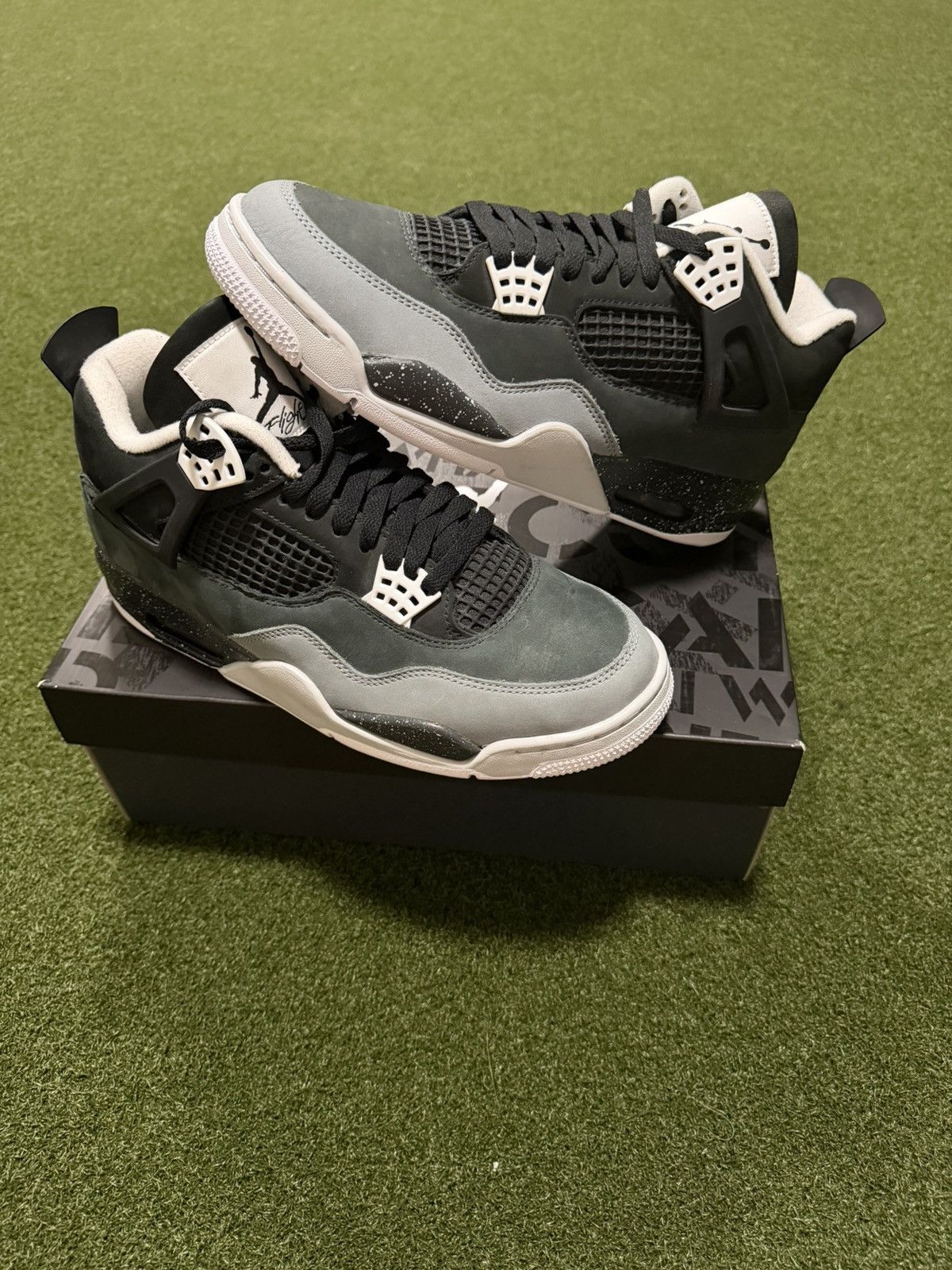 Nike Jordan 4 Retro fear Size US 10 / EU 43 - 1 Thumbnail