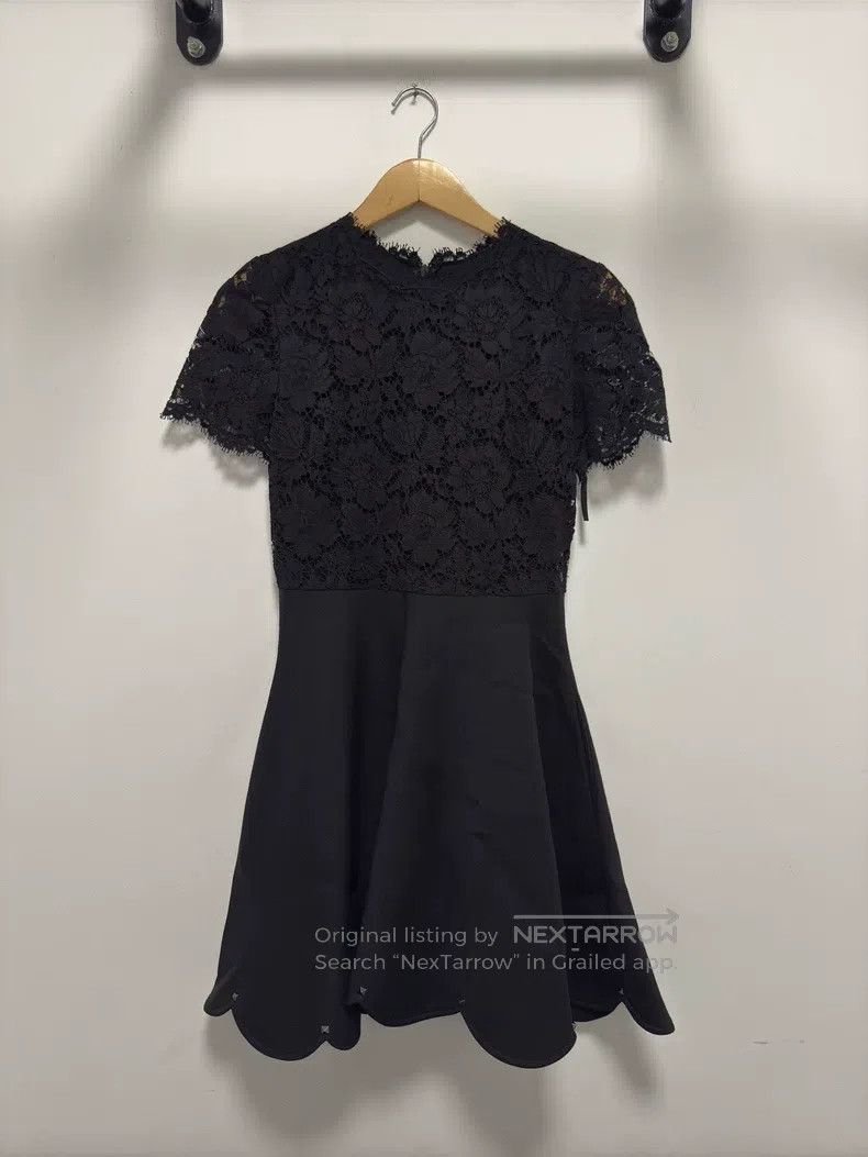 Valentino Valentino Lace embroidered dress Size M / US 6-8 / IT 42-44 - 1 Thumbnail
