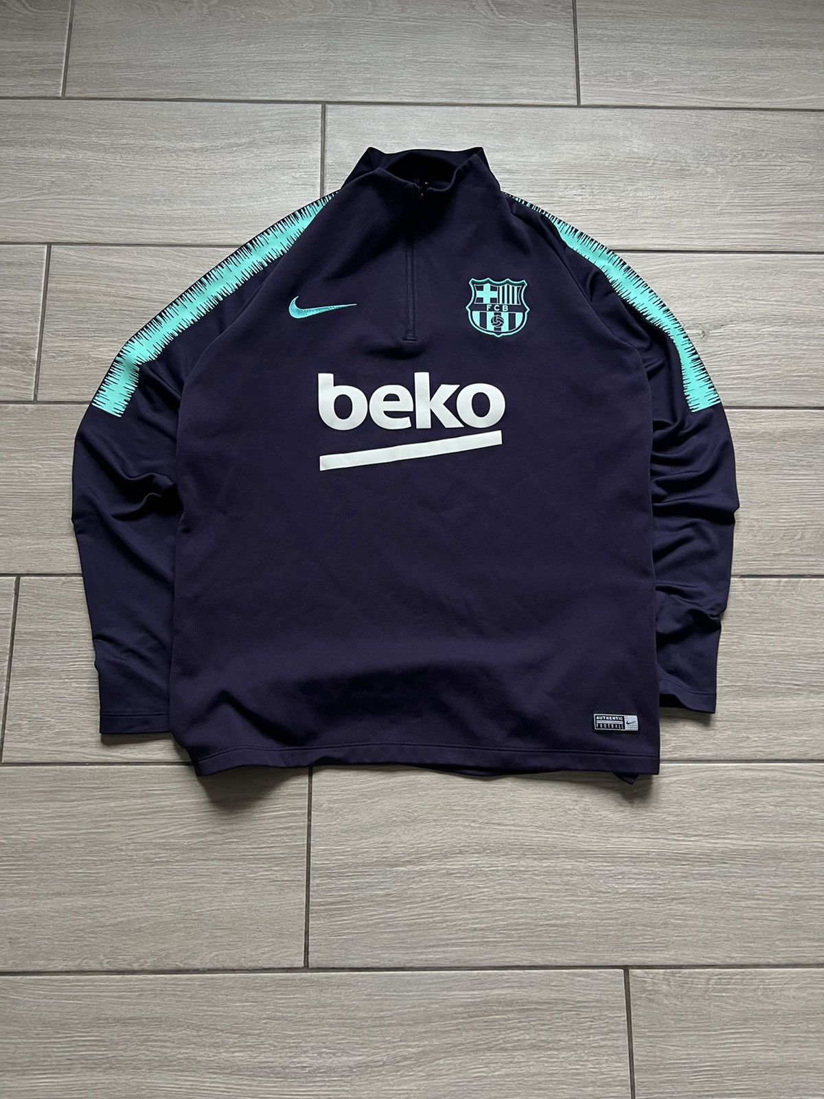 Nike Vintage Nike Barcelona Trackpants Long Sleeve Rare Suits Size US 32 / EU 48 - 4 Thumbnail