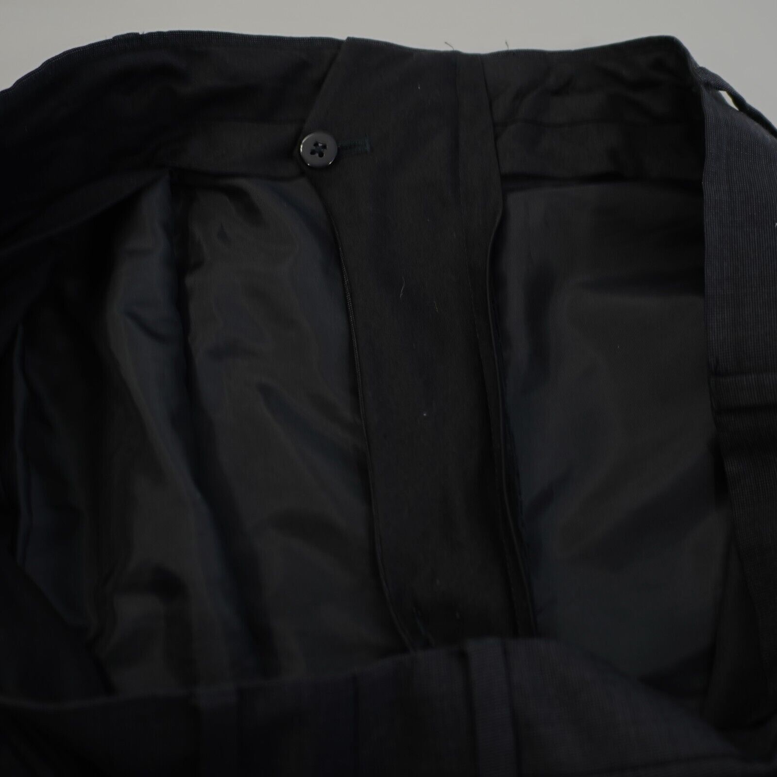 Jos. A. Bank Jos A Bank Wool Gray Birdseye 2 Piece Suit 46R 40/29 3 Butto Size 46R - 4 Thumbnail