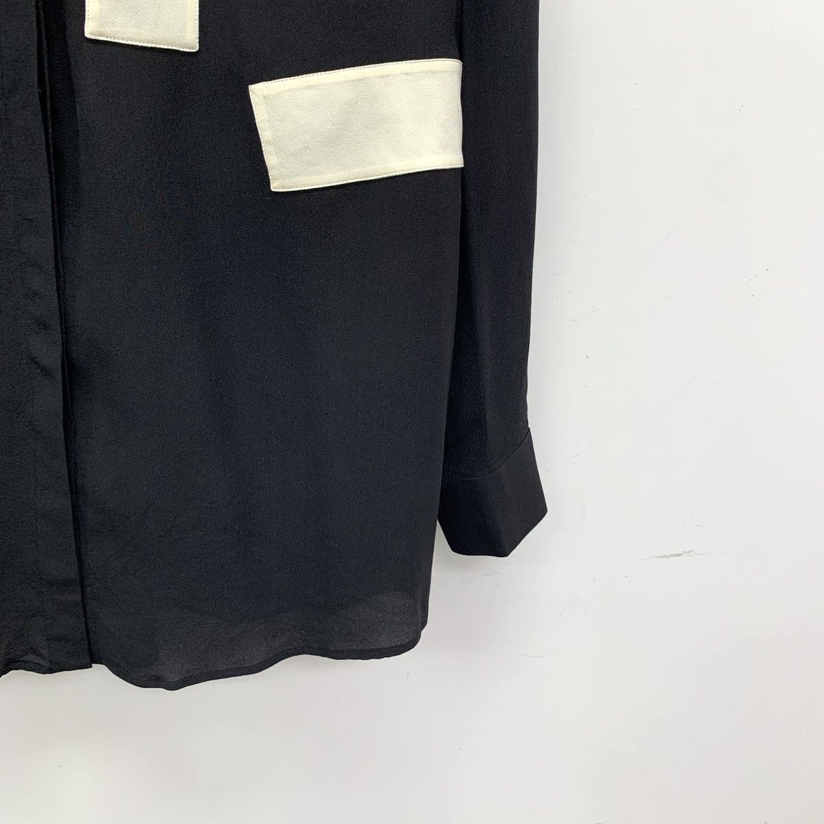 Givenchy Givenchy Color-blocked Silk Lapel Long Sleeve Shirt K26WX Size XS / US 0-2 / IT 36-38 - 4 Thumbnail