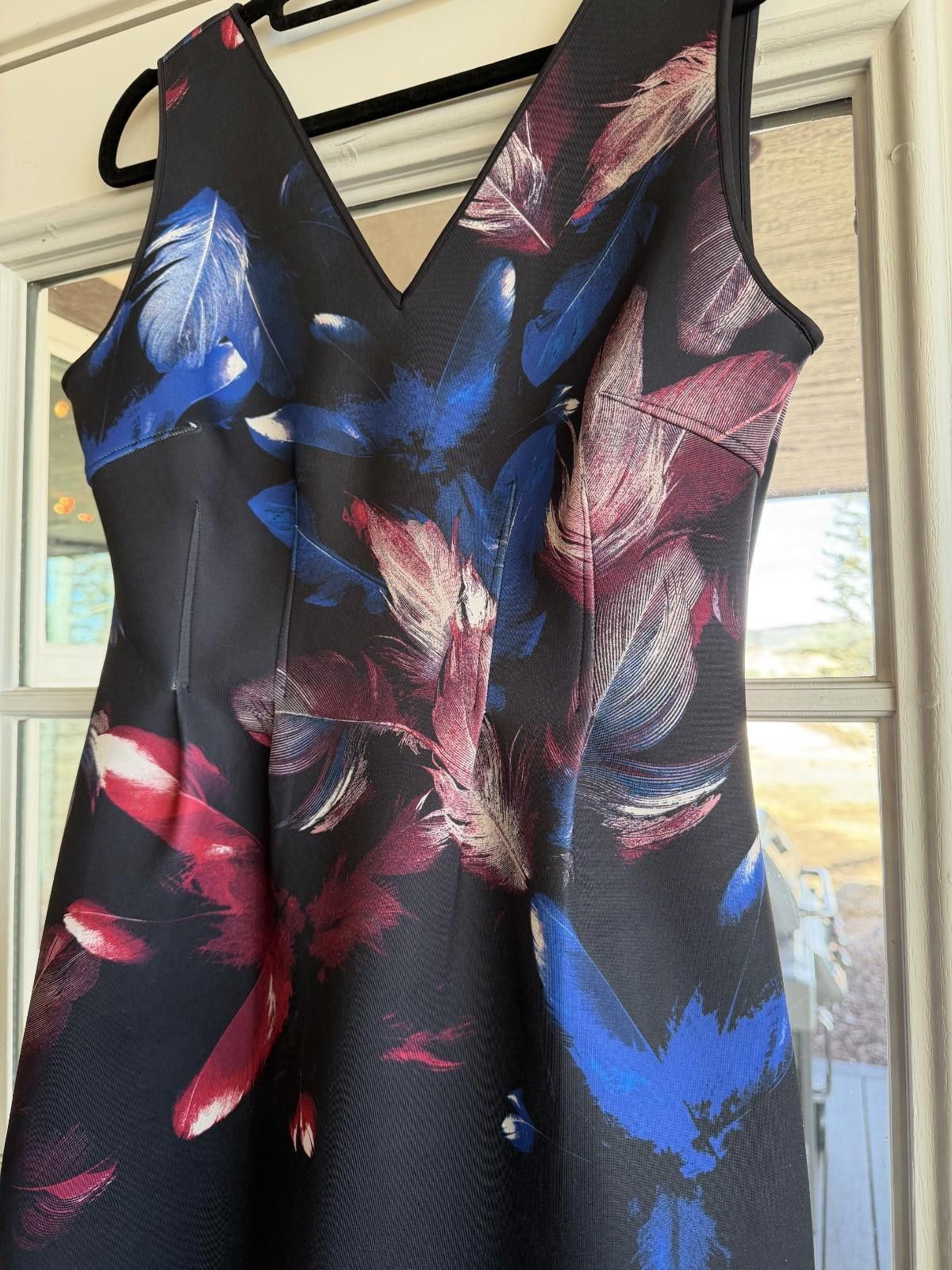 Other WHBM SCUBA Dress 6 Black Blue Red Feather Print Size M / US 6-8 / IT 42-44 - 2 Thumbnail