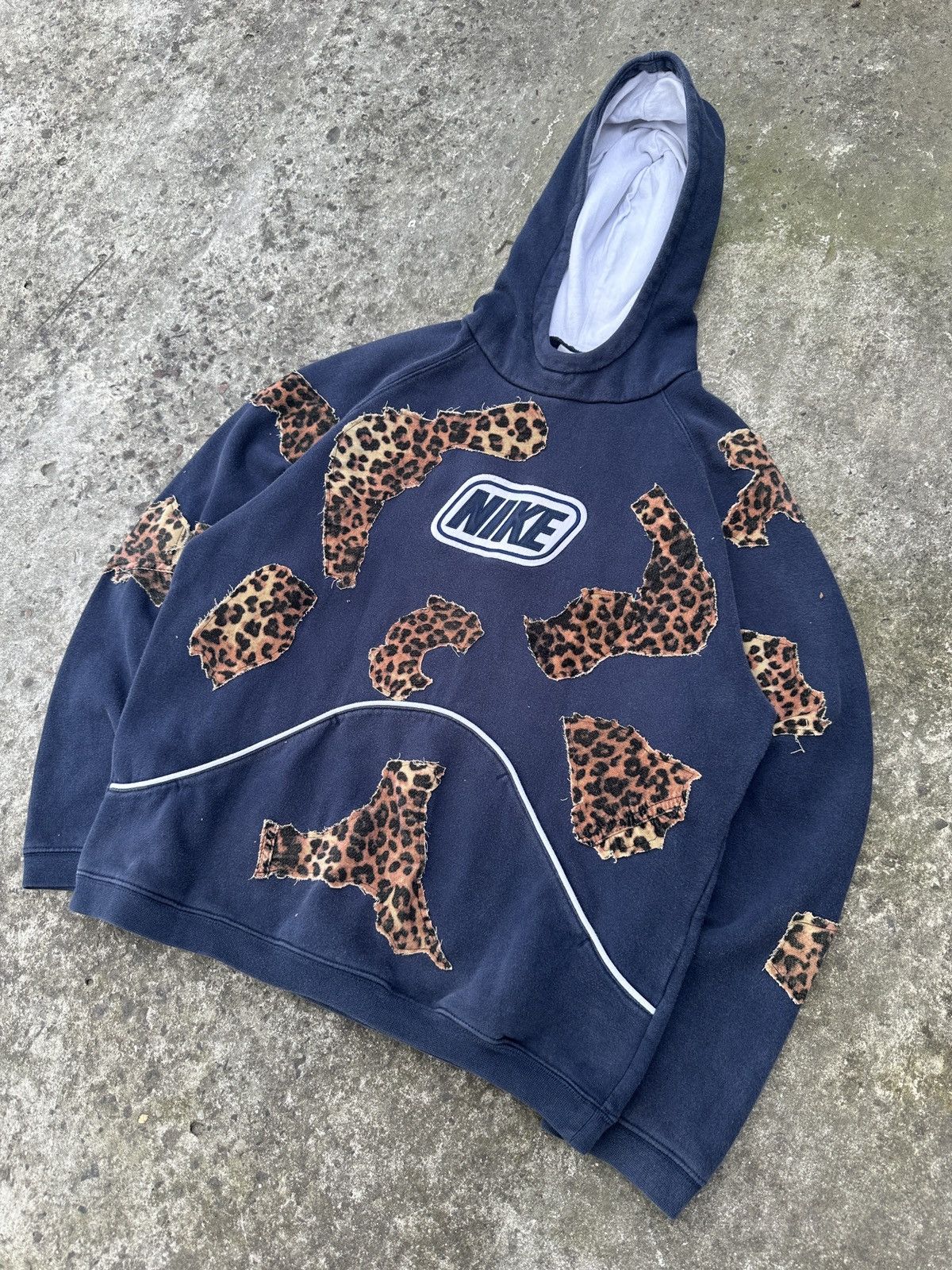 Nike Vintage Custom Leopard Nike Big Logo Hoodie M Rare Casual Size M / US 6-8 / IT 42-44 - 2 Thumbnail