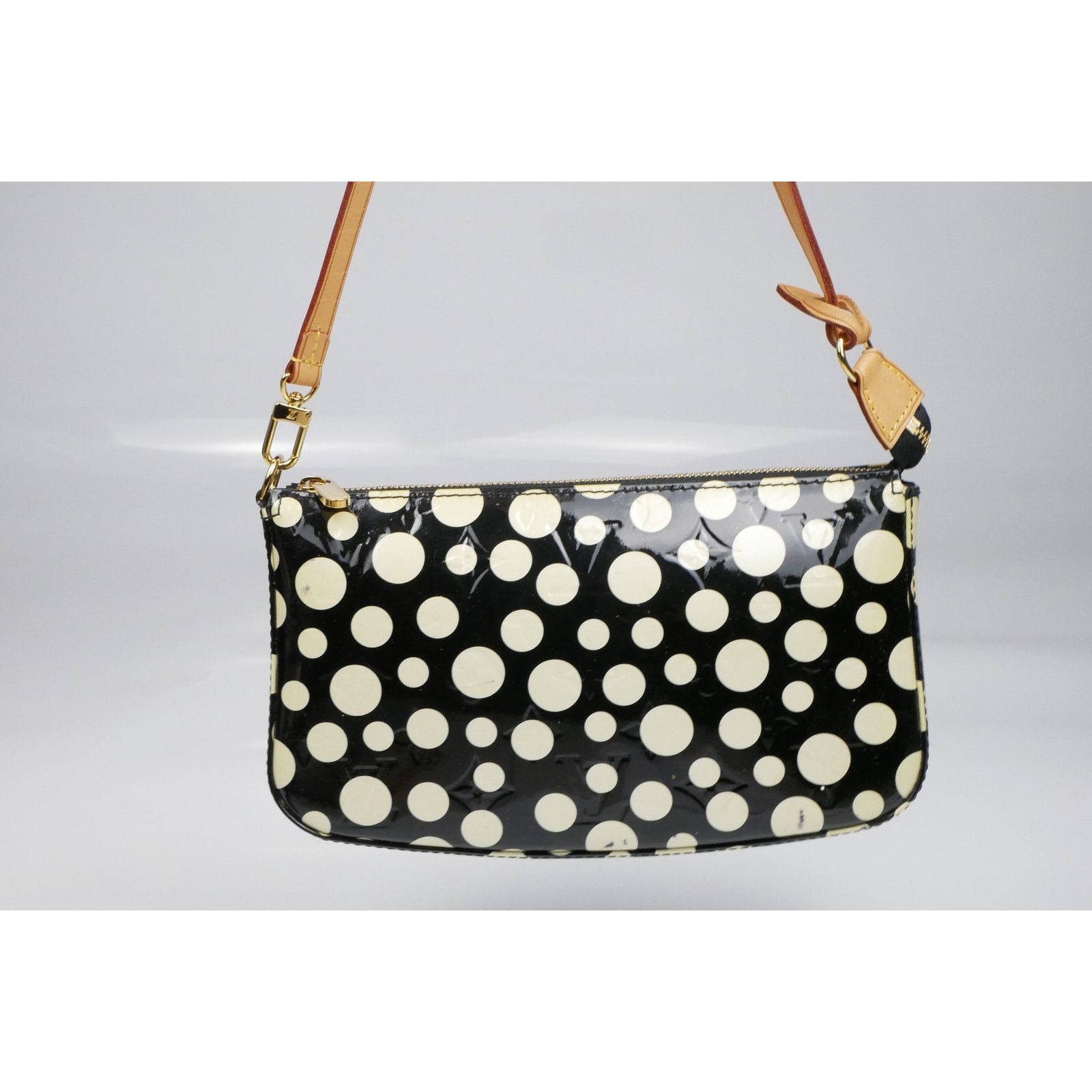 Louis Vuitton Louis Vuitton Vernis Yayoi Kusama Pochette Accessories Size ONE SIZE - 3 Thumbnail