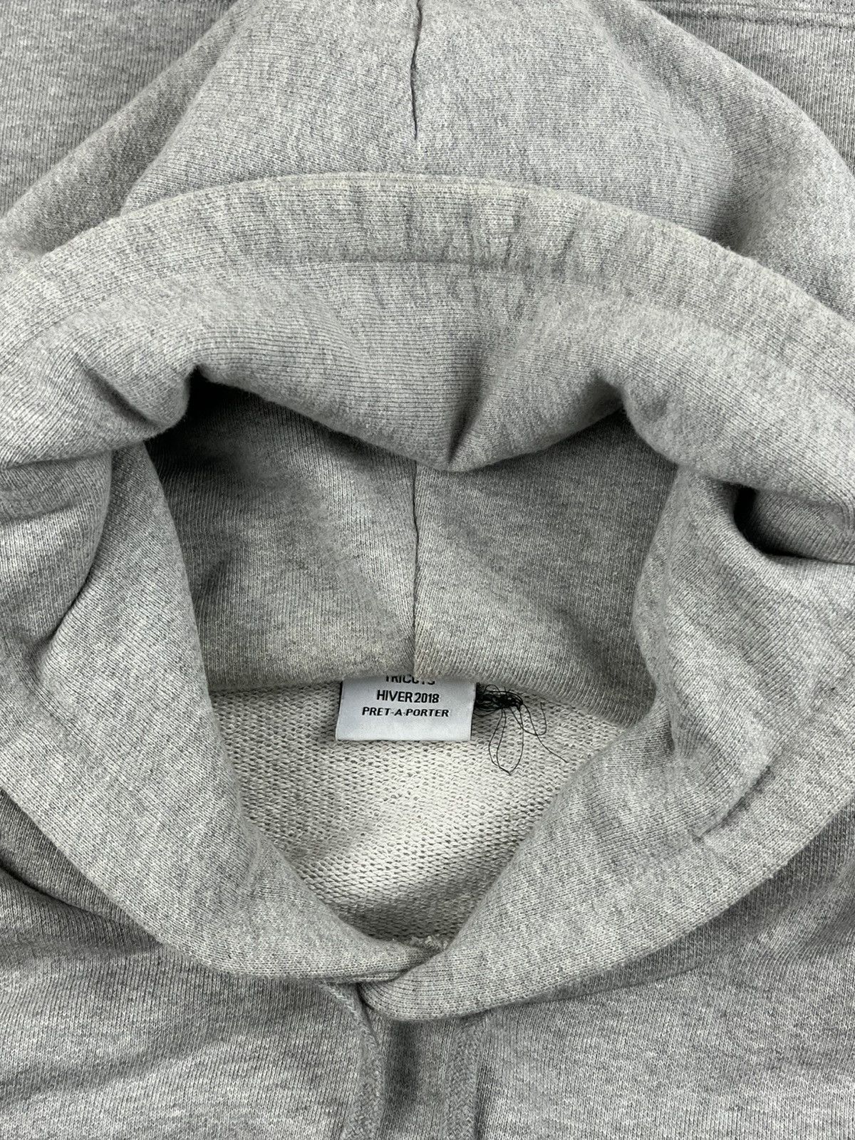 Vetements AW18 Vetements Misplaced Logo Cropped Hoodie Grey Size US S / EU 44-46 / 1 - 8 Thumbnail