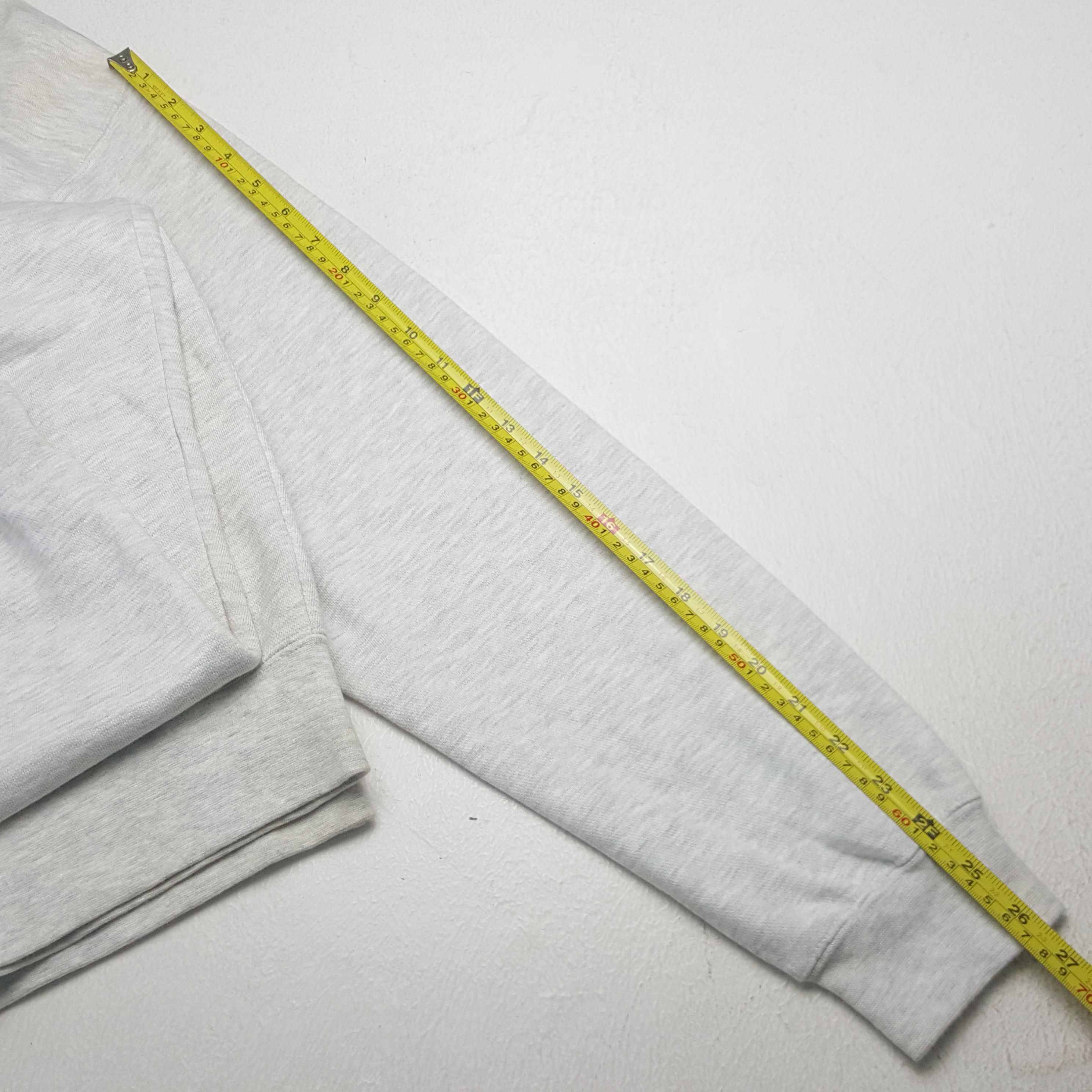 Nike Vintage Nike Small Swoosh Outdoor Sweatshirt RR6 Size US L / EU 52-54 / 3 - 6 Thumbnail