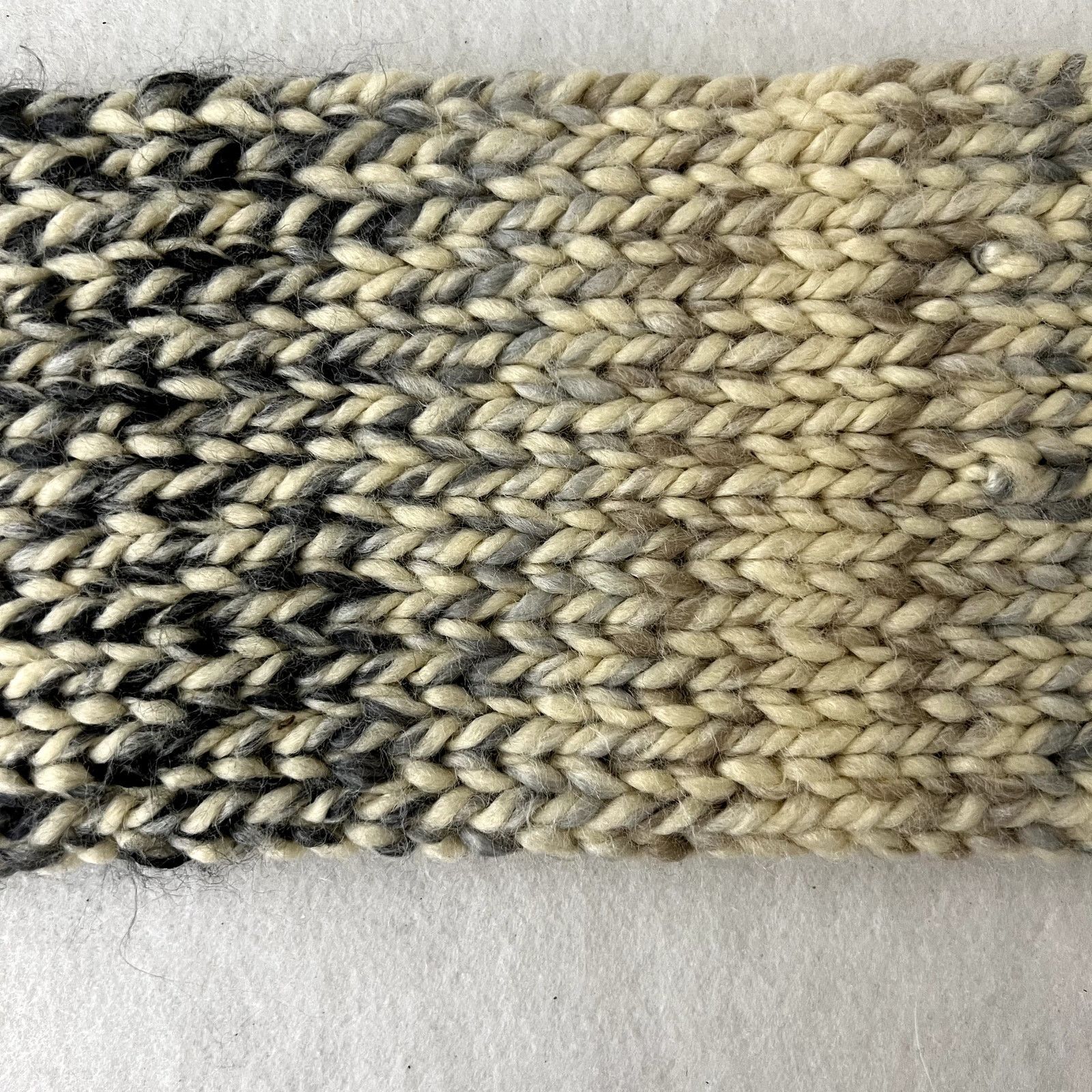 Handmade Handmade Crochet Knit Cream Scarf Size ONE SIZE - 2 Thumbnail