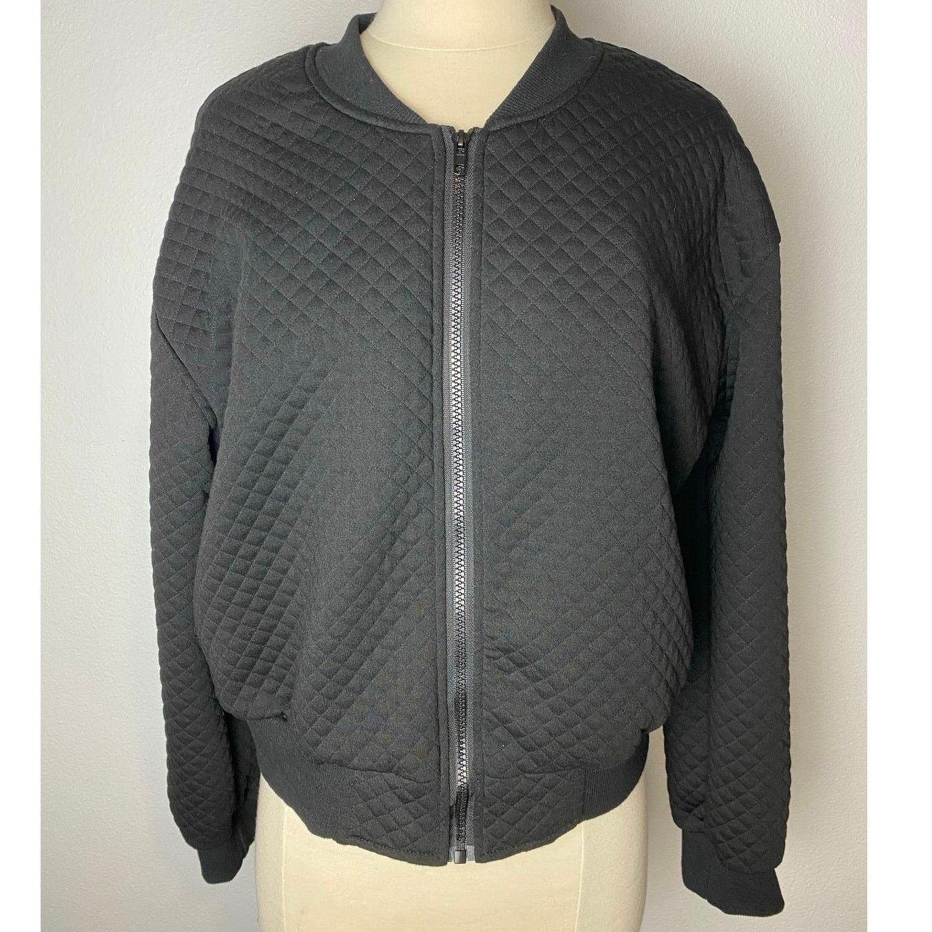 Shein NWOT Bomber Jacket, Sz Med, Black Zip up Size M / US 6-8 / IT 42-44 - 2 Thumbnail