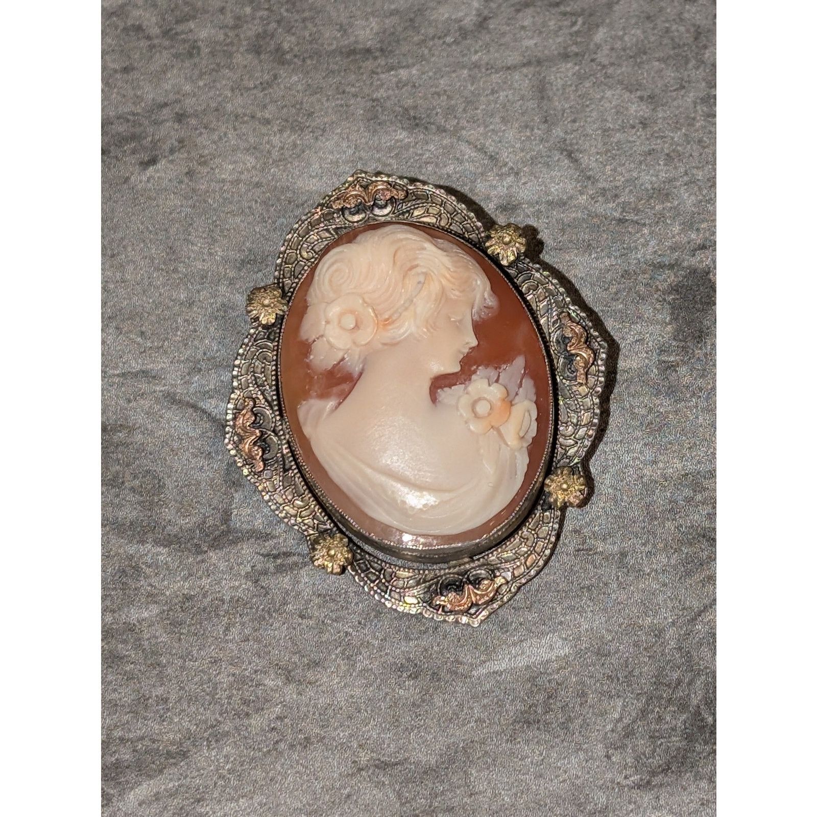 Vintage VTG 1990s Cameo Pin Brooch .925 Sterling Silver Floral Frame Size ONE SIZE - 1 Thumbnail