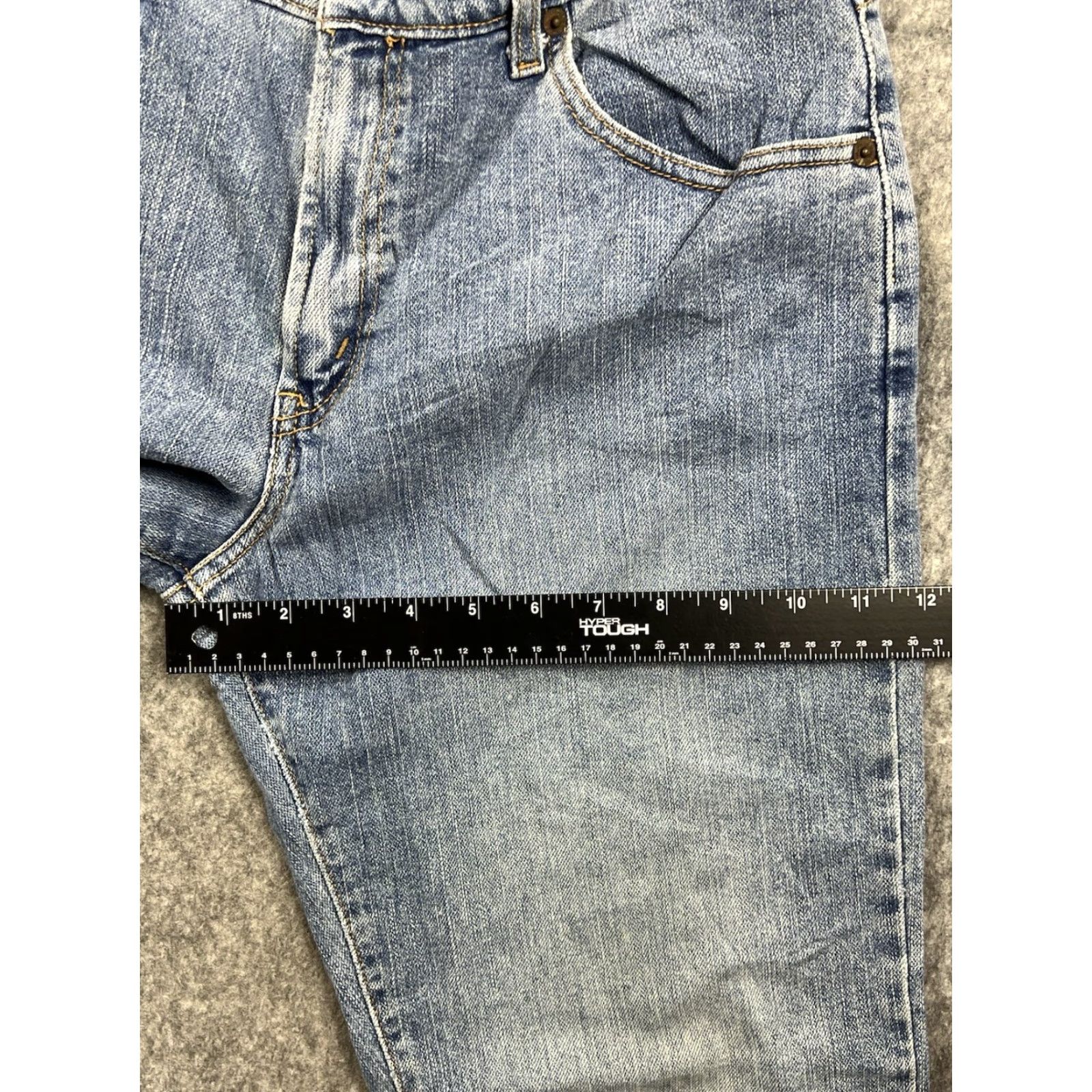 Levi's VINTAGE Levi's 550 Jeans Women's Relaxed Tapered Blue Denim Size 6 Regular 29in Inseam 5-Pocket 90s Style Size 28" / US 6 / IT 42 - 6 Thumbnail